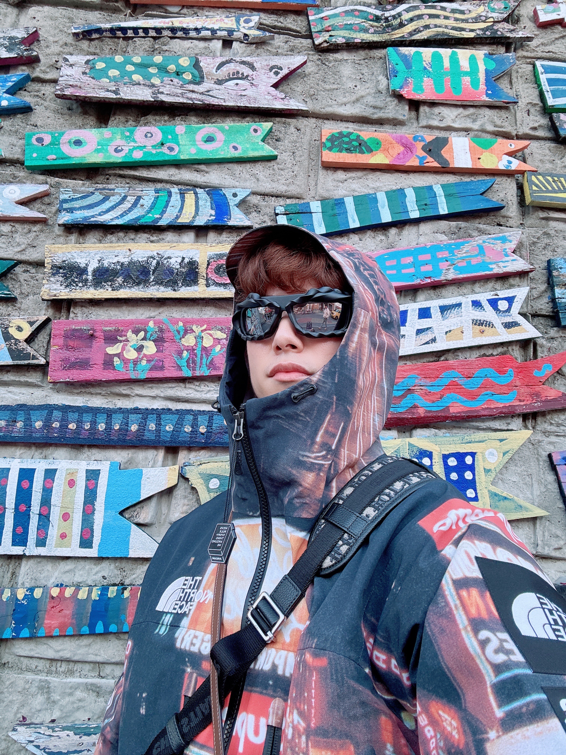 Supreme x The North Face Taped Seam Shell Jacket Times Square - 22FW 착용 스타일
