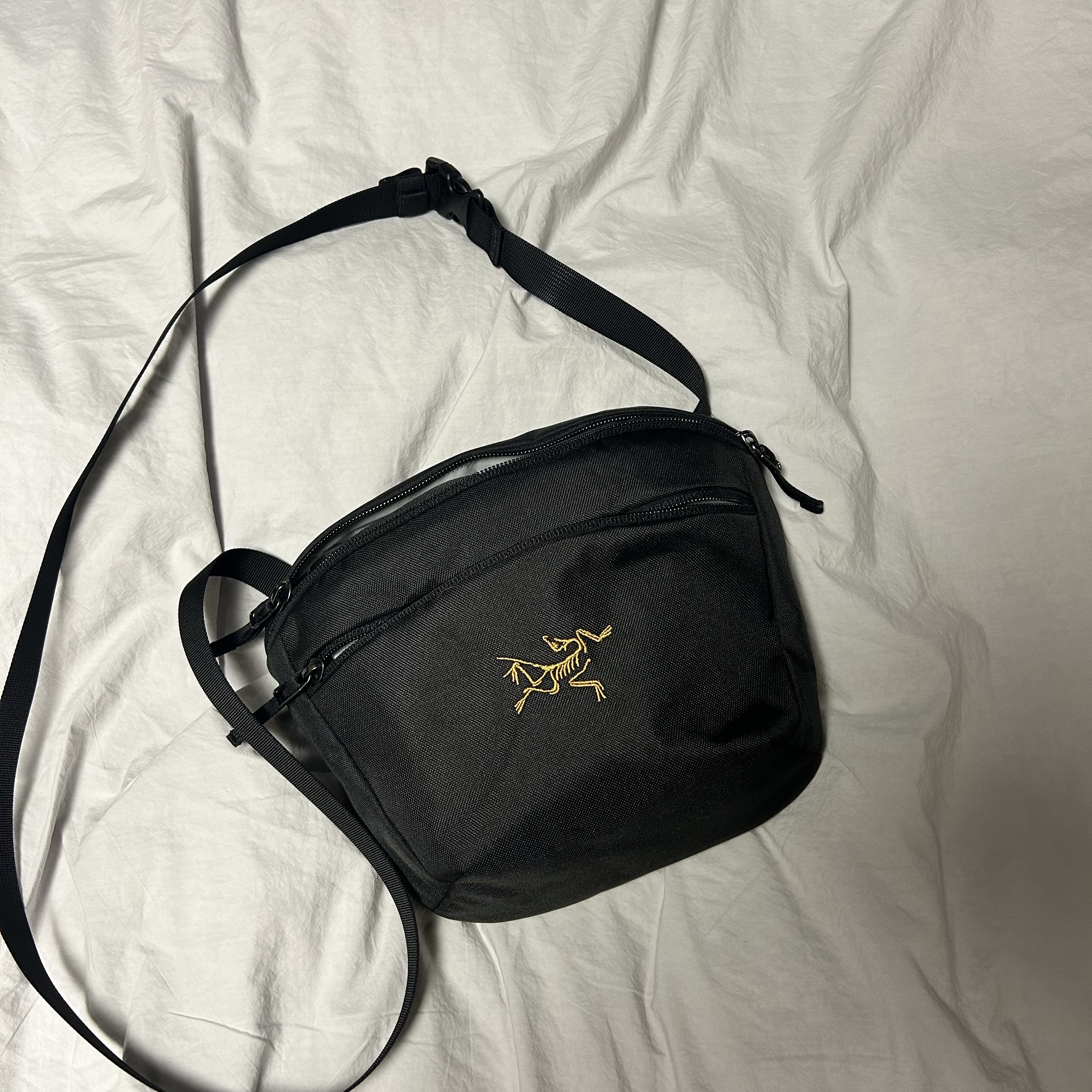 Arc'teryx Mantis 2 Waistpack 24K Black 착용 스타일