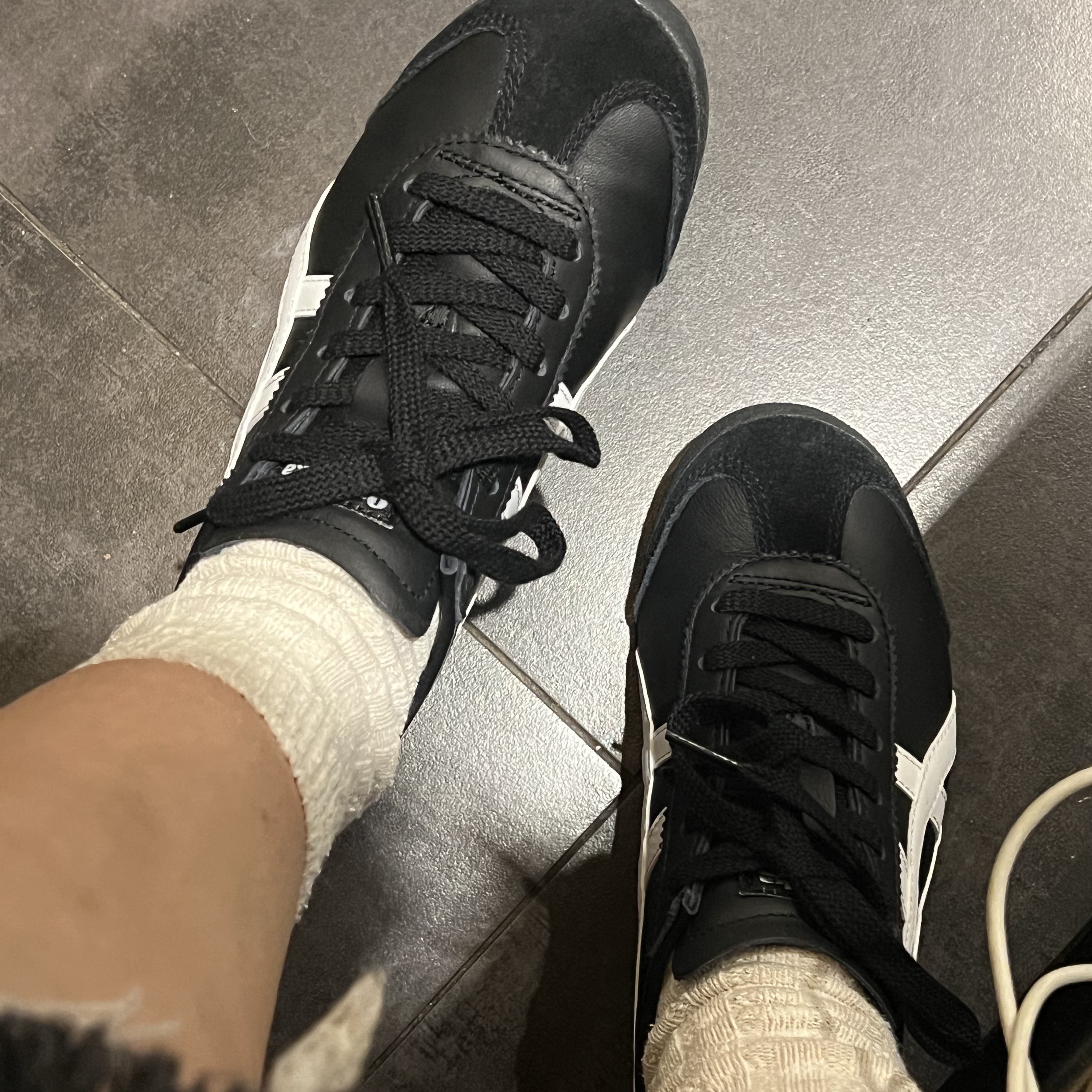 Onitsuka Tiger Mexico 66 Black White 착용 스타일 - 2