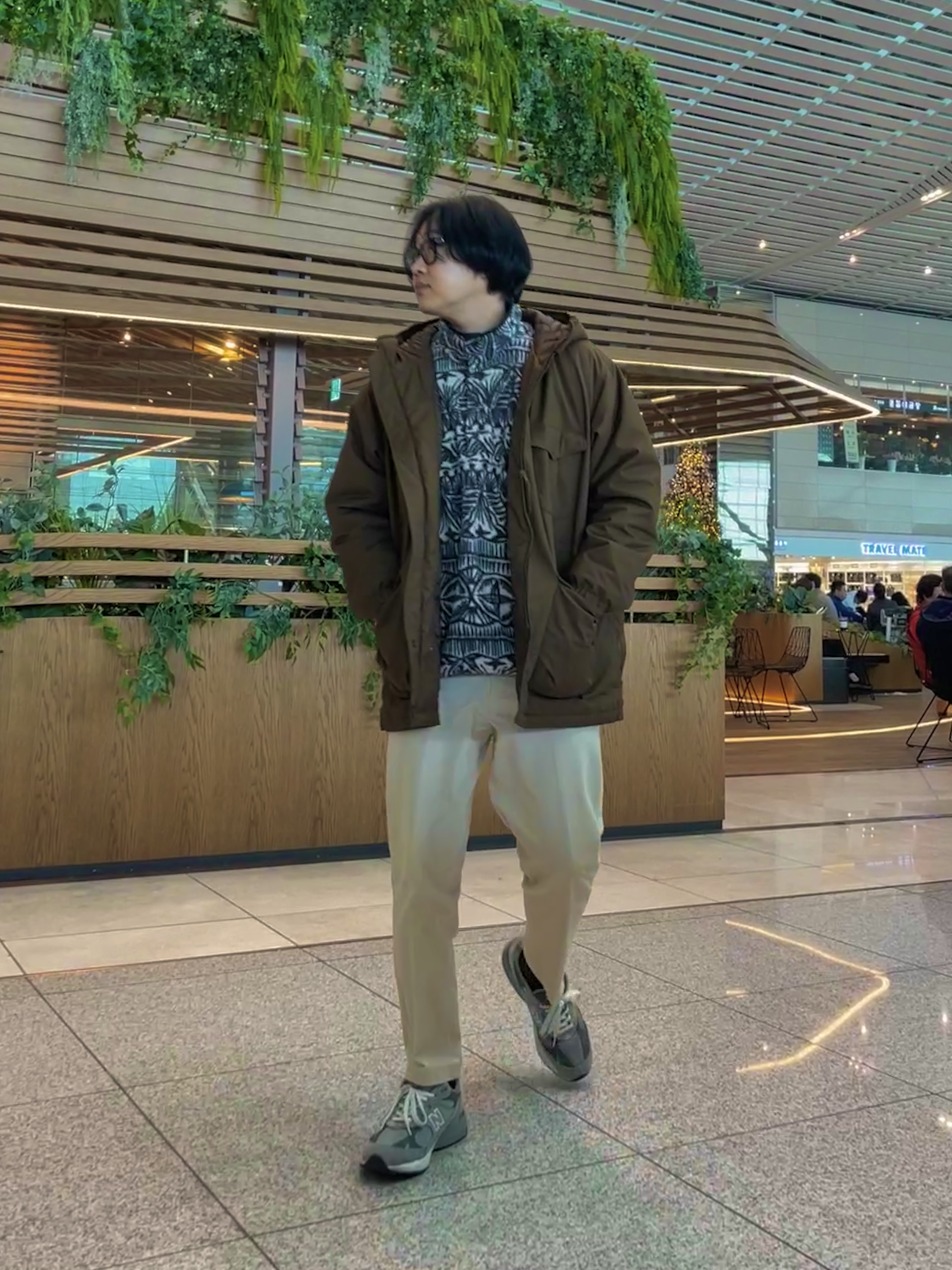 New Balance 993 Made in USA Grey - 2E Wide, Uniqlo x Engineered Garments Pufftech Utility Jacket Brown 착용 스타일