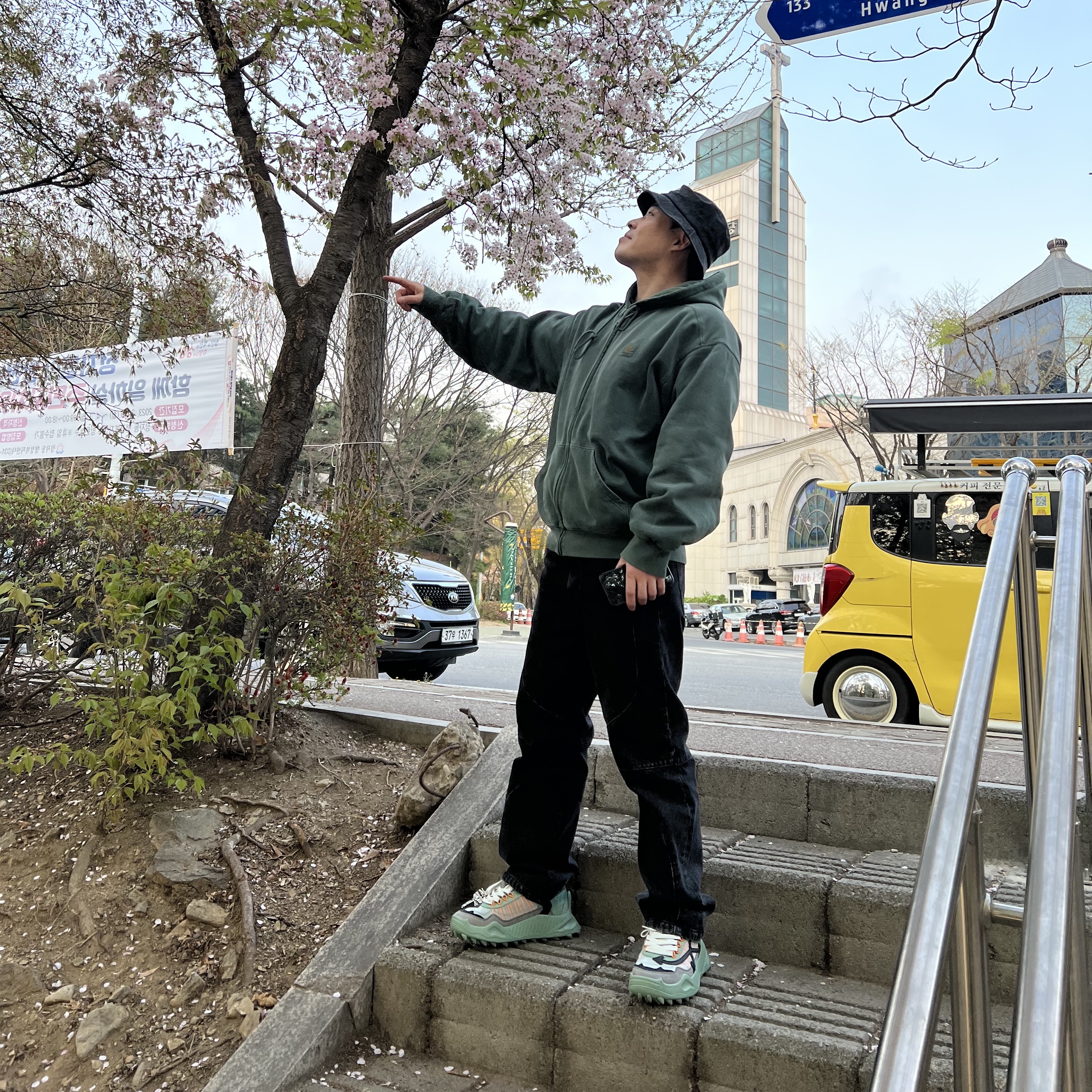 Off-White Odsy-1000 Black, Supreme Punched Denim Crusher Black - 23FW 착용 스타일 - 3
