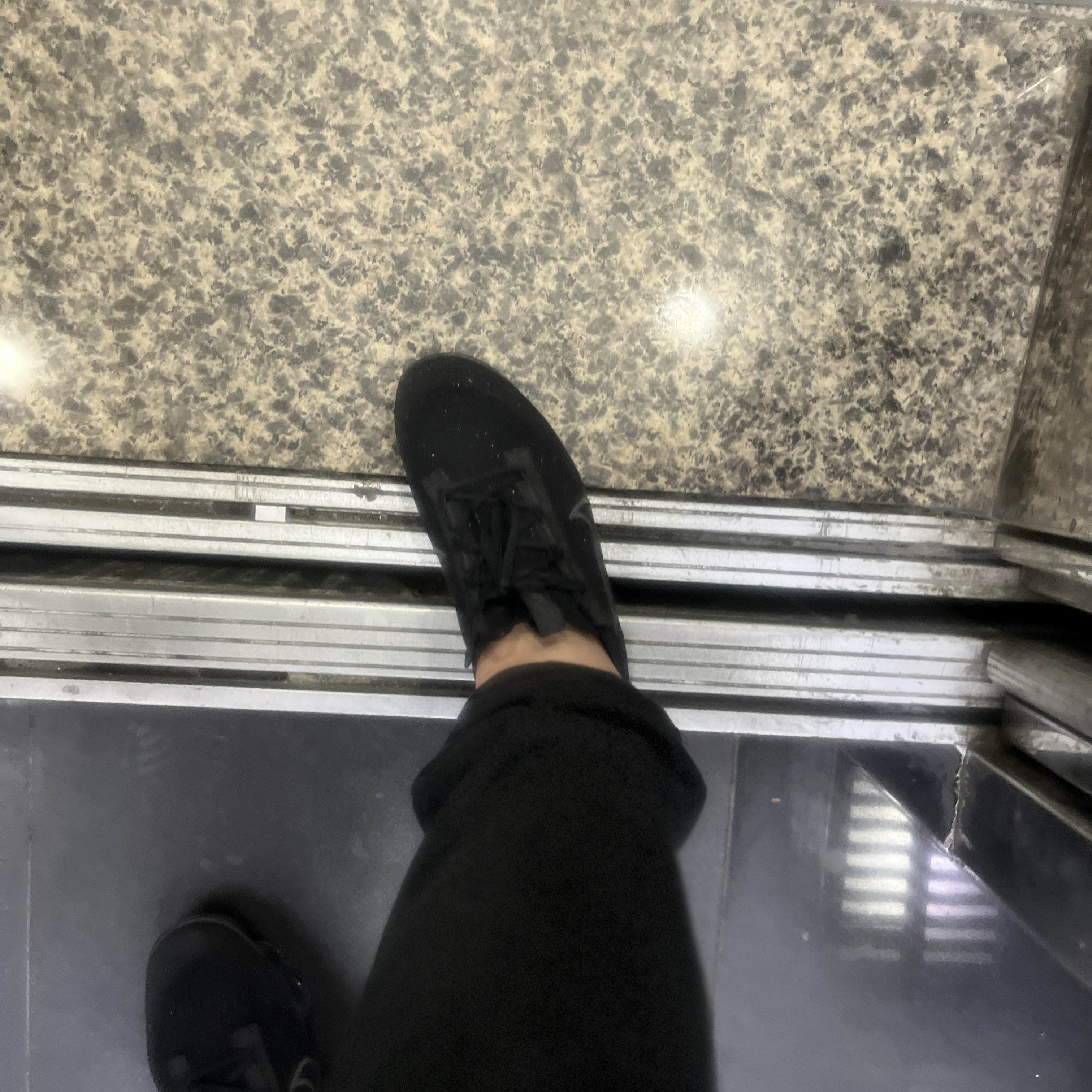 Nike Air VaporMax 2021 Flyknit Triple Black 착용 스타일