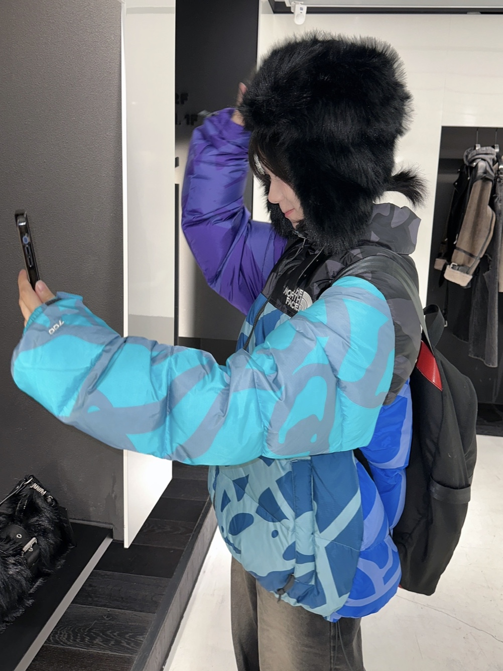 The North Face x Kaws 1996 Retro Nuptse Jacket Monterey Blue 착용 스타일 - 1