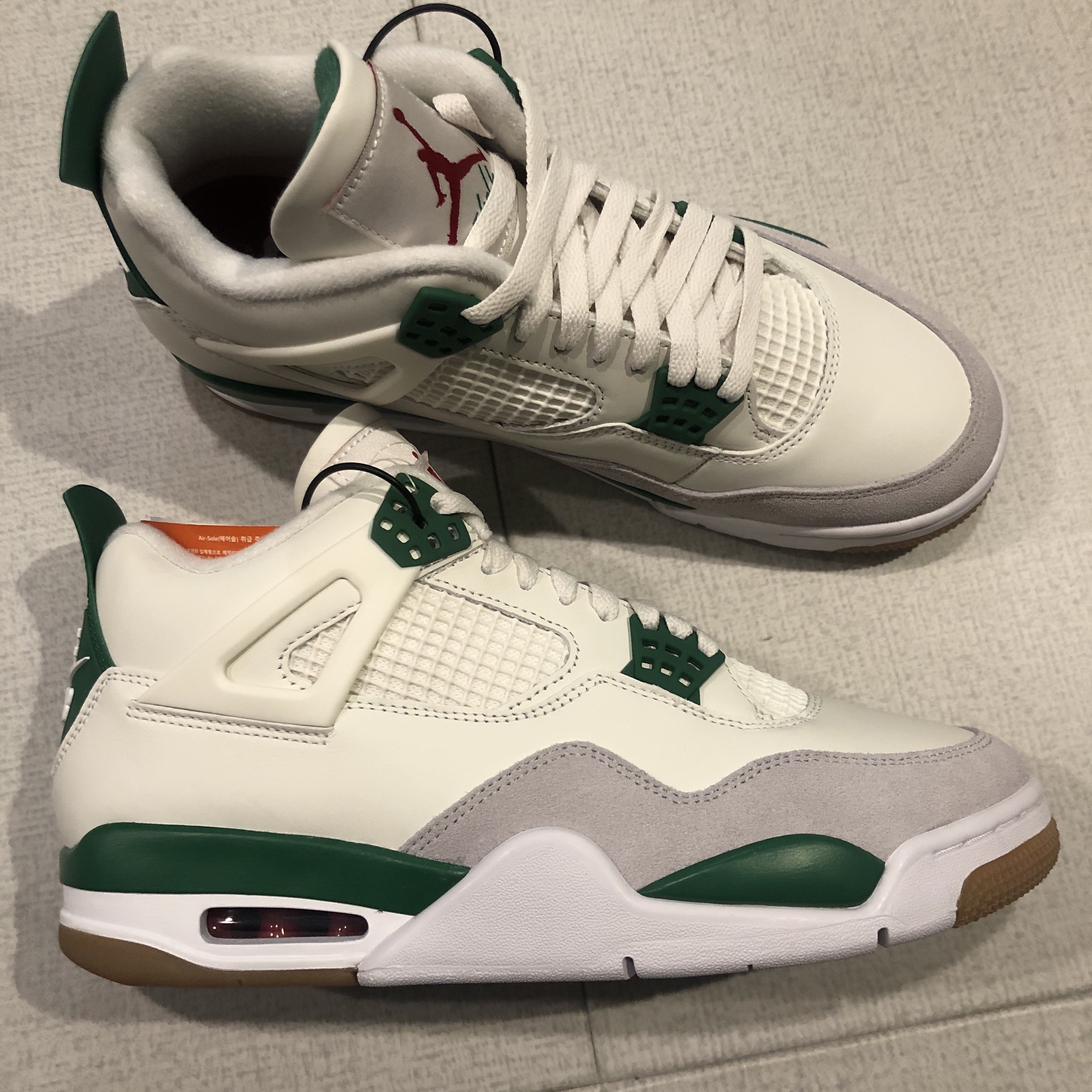 Jordan 4 x Nike SB Retro SP Pine Green 착용 스타일