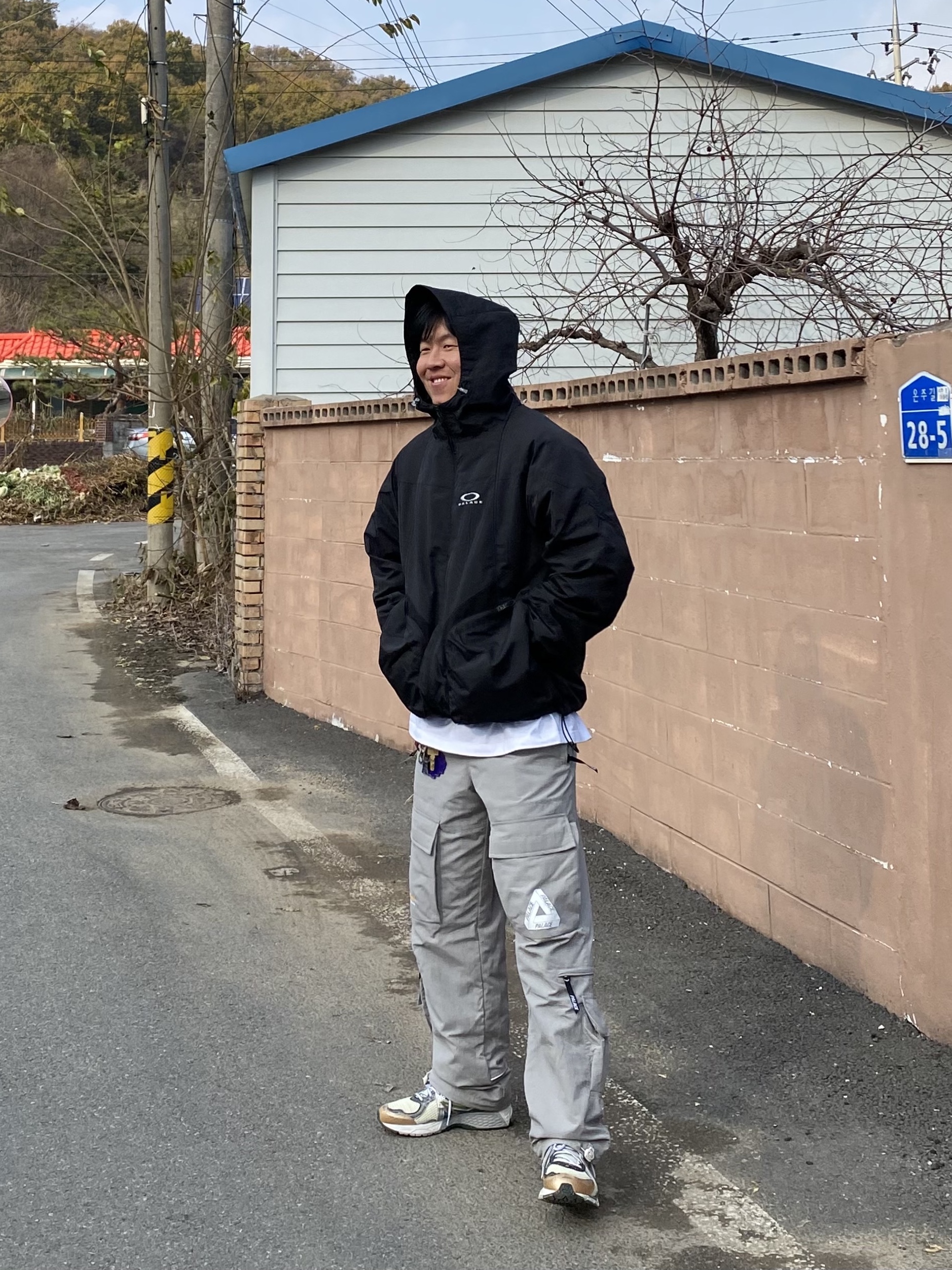 Palace x Oakley Nitrofuel Jacket Black - 23SS, Palace Cordura RS Shell Cargos Grey - 22FW 착용 스타일 - 1