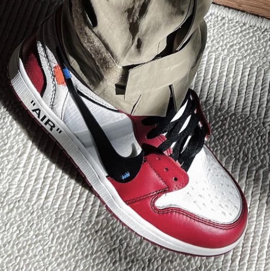 Jordan 1 x Off-White Retro High Chicago The Ten 착용 스타일