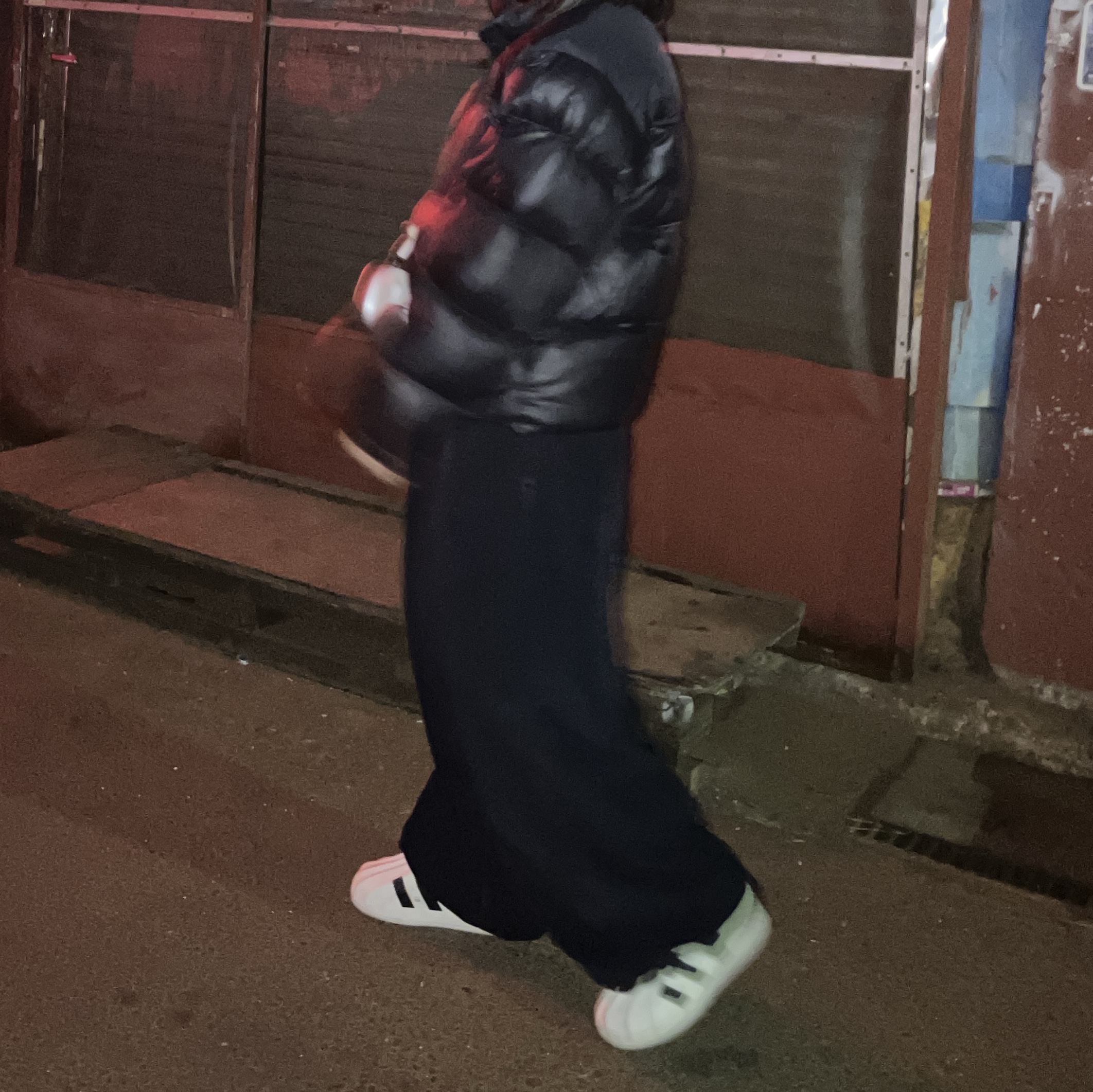 (W) The North Face Nuptse On Ball Jacket Real Black, Adidas Adifom Superstar Core White 착용 스타일 - 2