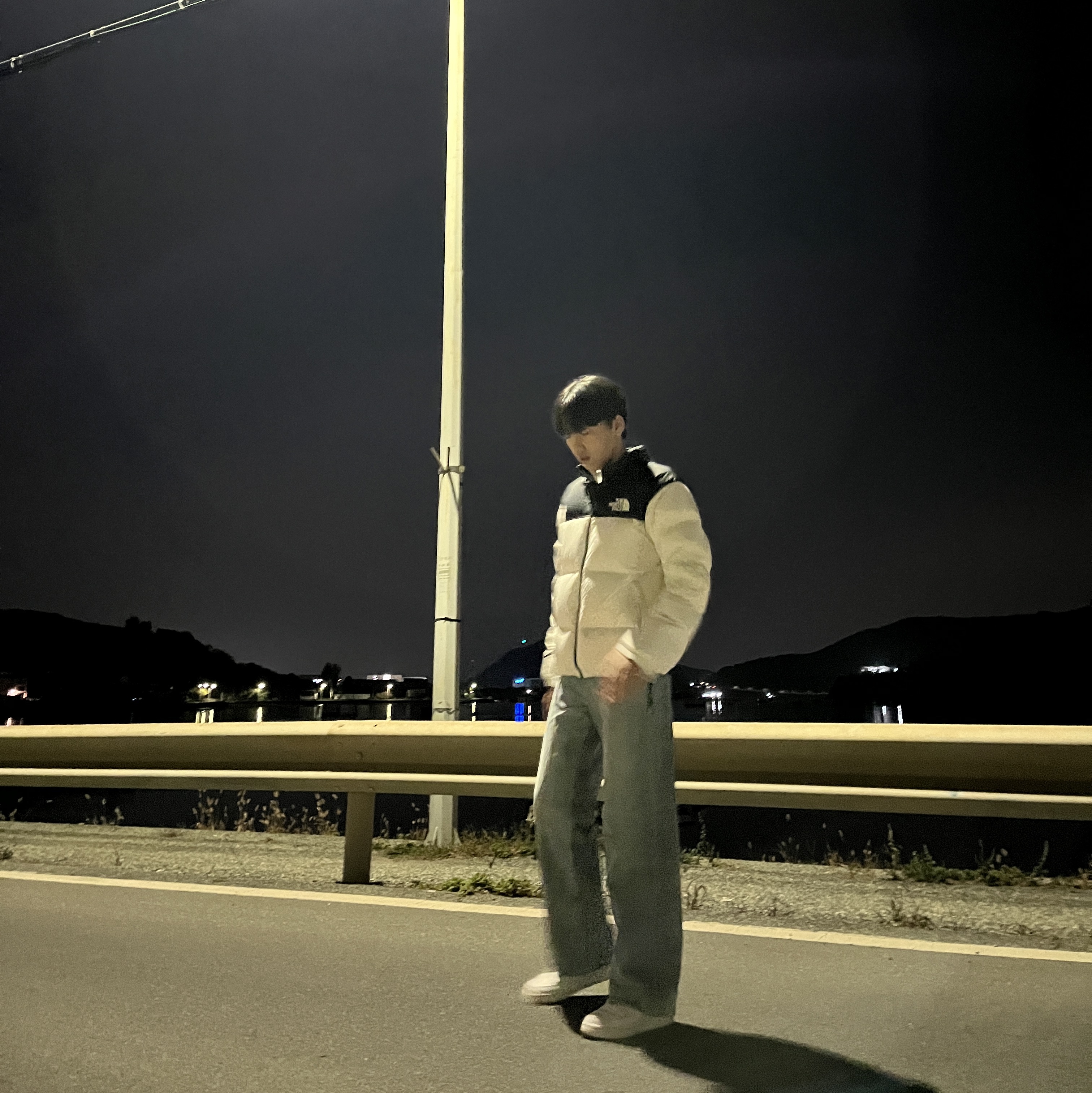 The North Face 1996 Eco Nuptse Jacket White, Nike Air Force 1 '07 Low White 착용 스타일