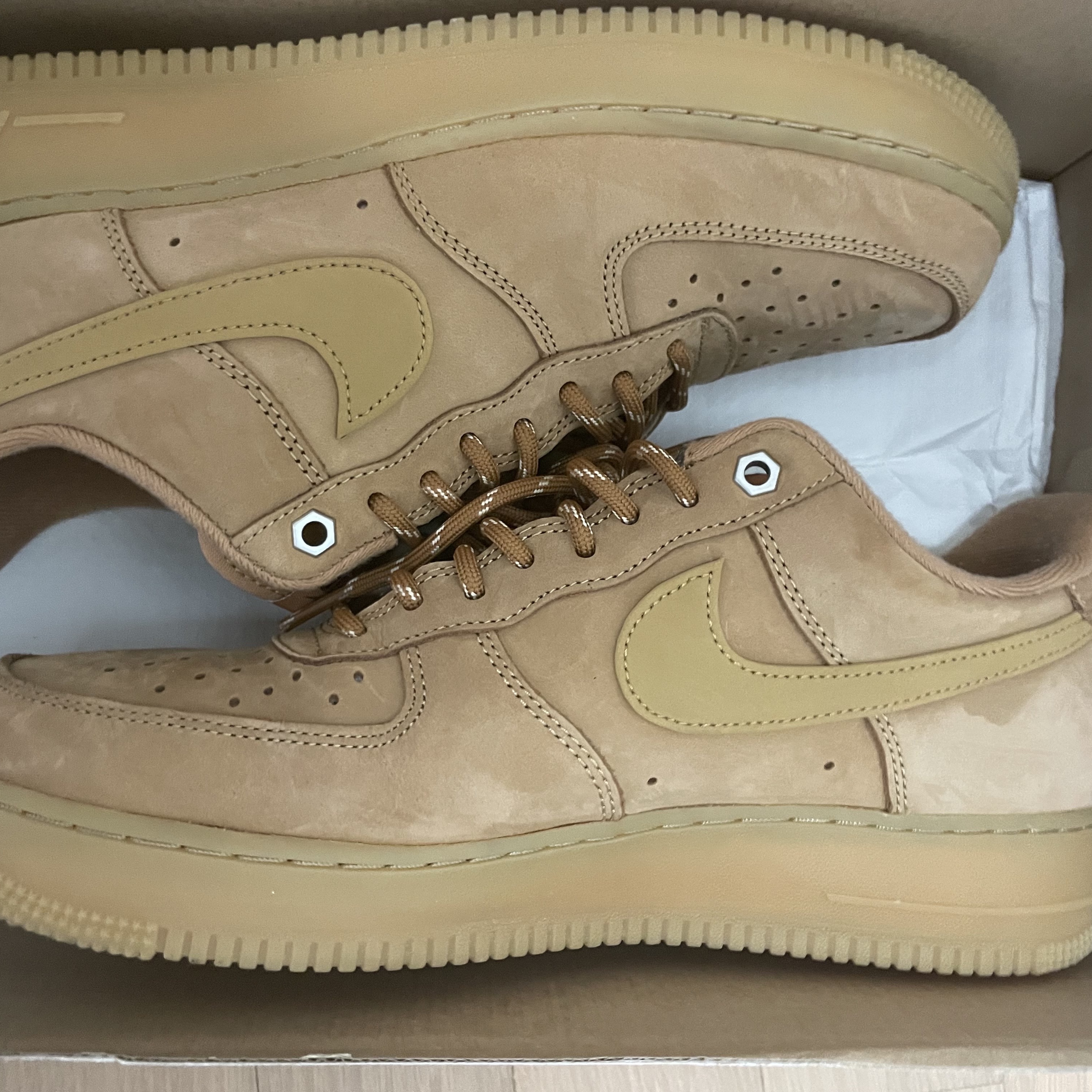 Nike Air Force 1 '07 WB Flax 착용 스타일
