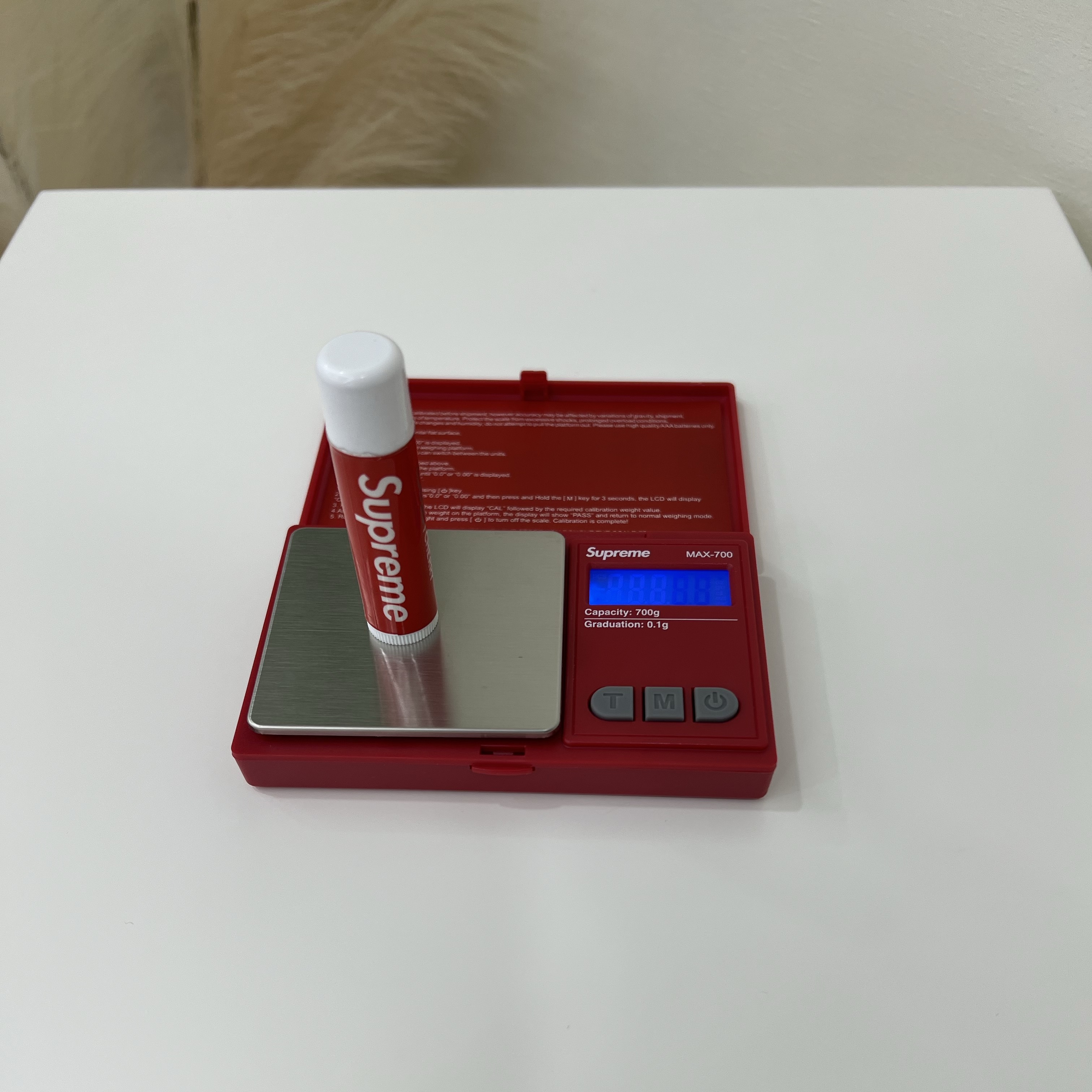 Supreme Chapstick Red (3 Pack) 착용 스타일