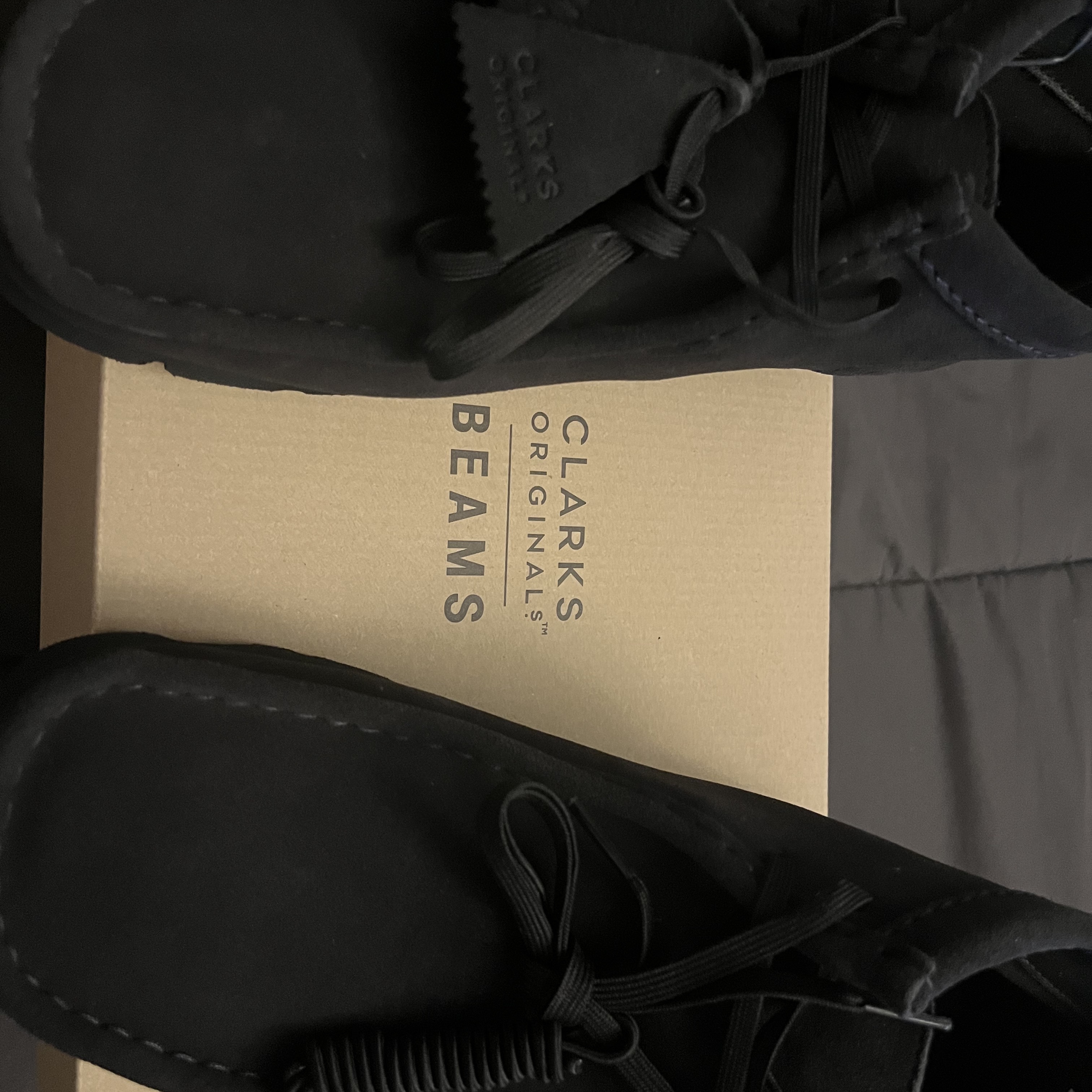 Clarks x Beams Wallabee Boots GTX Navy Suede 착용 스타일 - 3