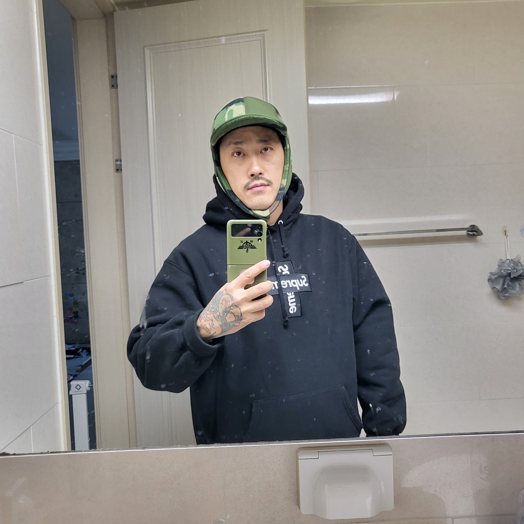 Palace Polartec Warmdome Earflap 5-Panel Woodland Camo - 23FW 착용 스타일