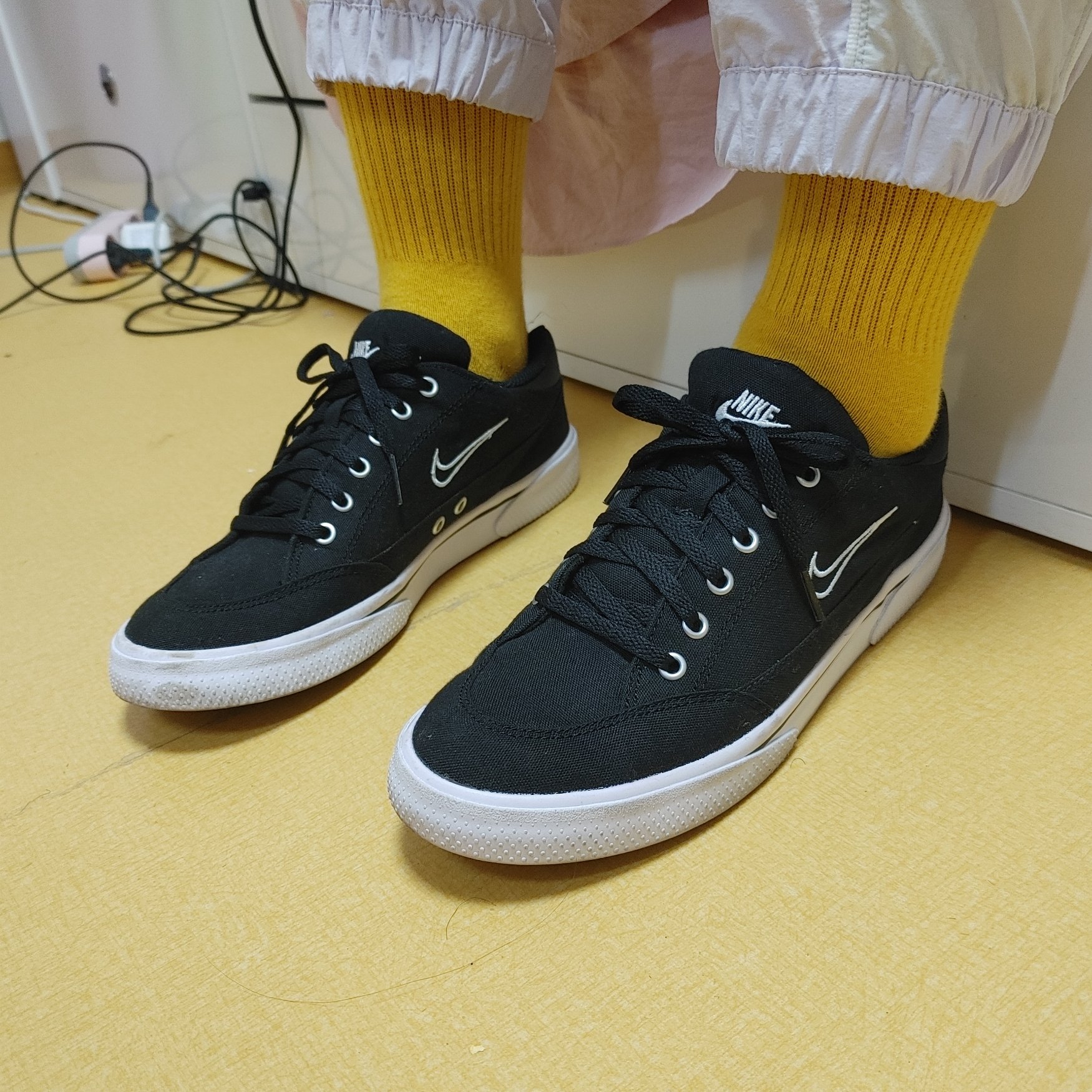 (W) Nike Retro GTS 97 Black White 착용 스타일