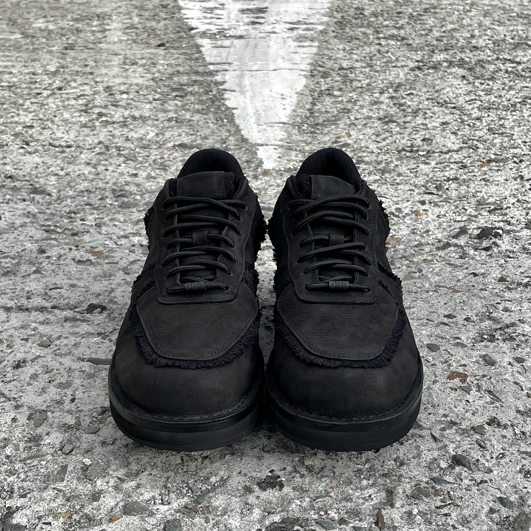 Nike Air Force 1 '07 Low Triple Black 착용 스타일 - 1