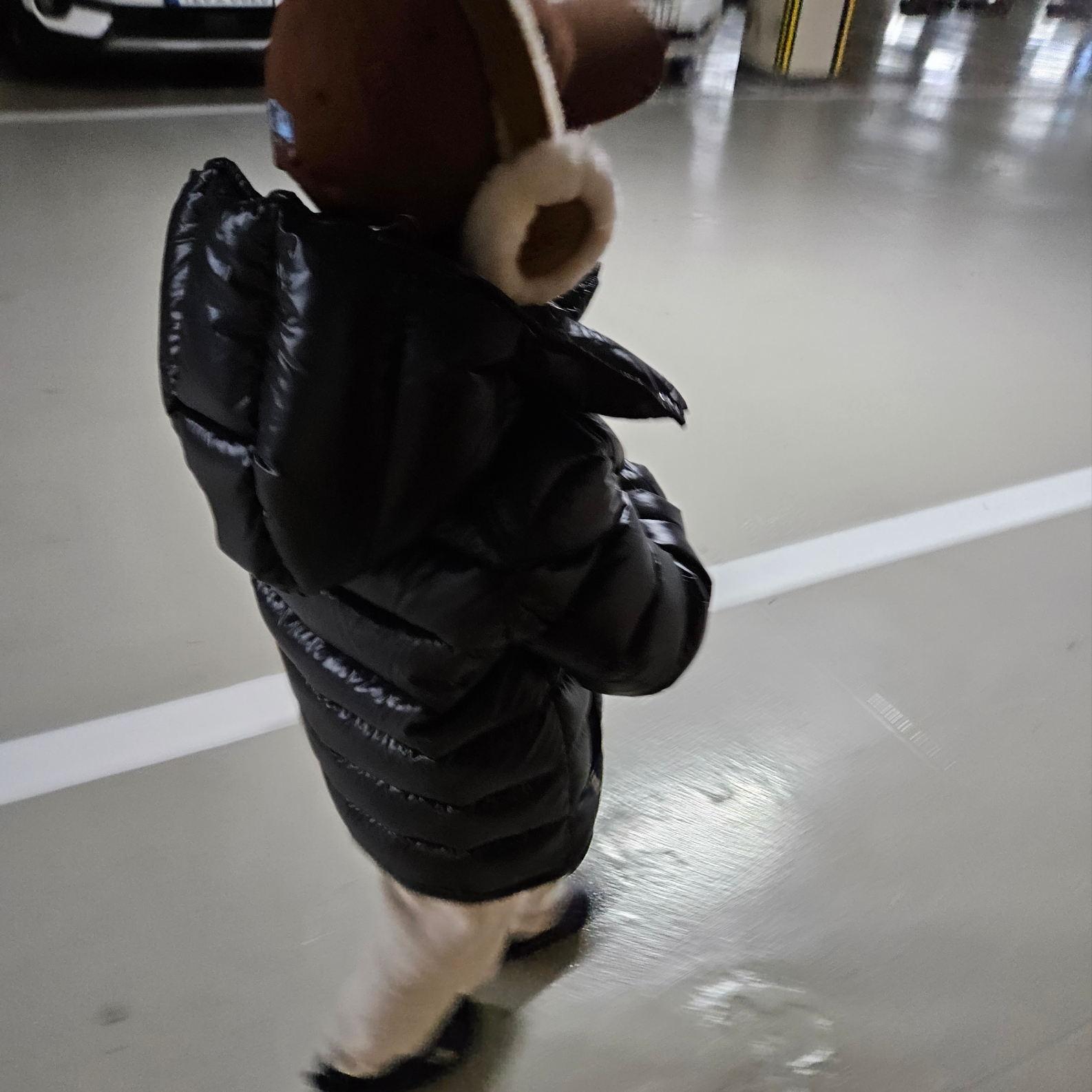 (W) The North Face Thermoball Traction Mule V Black, (Kids) Moncler New Maya Down Jacket Black - 23FW 착용 스타일 - 2