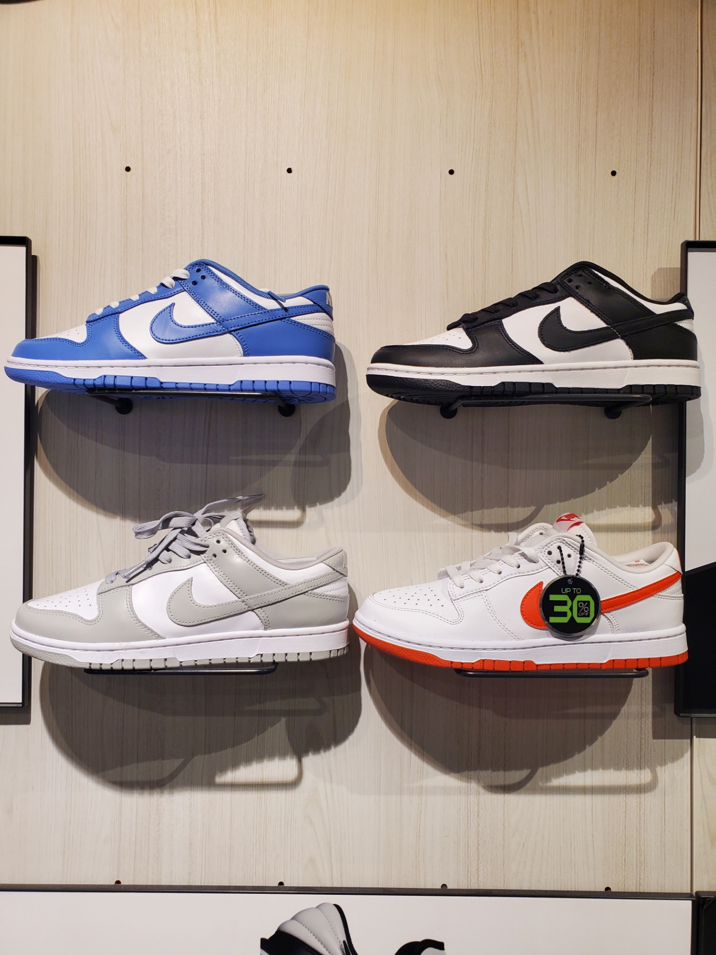 (W) Nike x Olivia Kim Air Force 1 Low No Cover, New Balance 878 Gray 착용 스타일 - 9