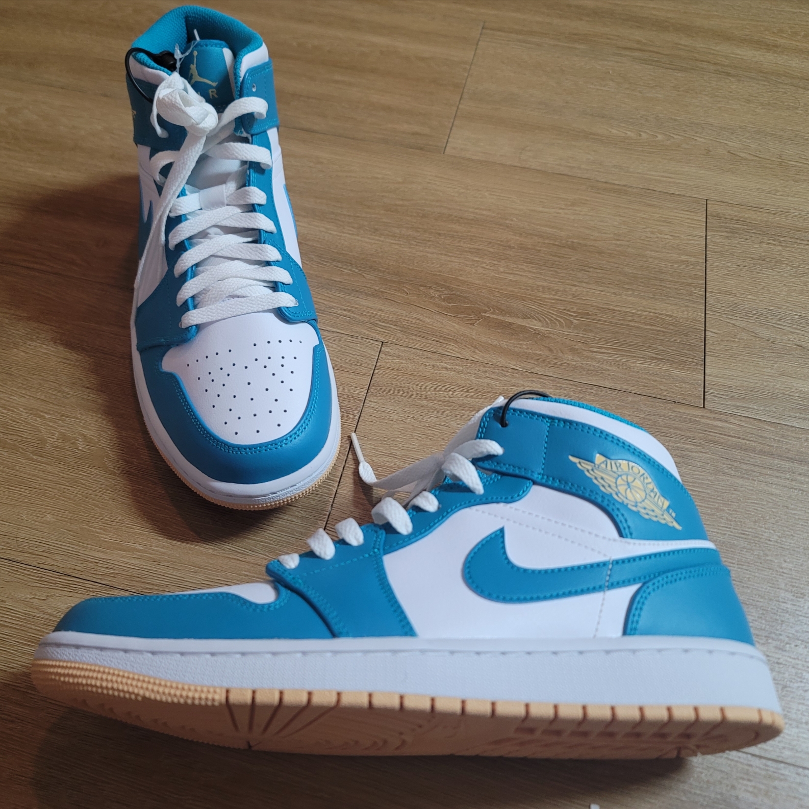 Jordan 1 Mid Aquatone 착용 스타일