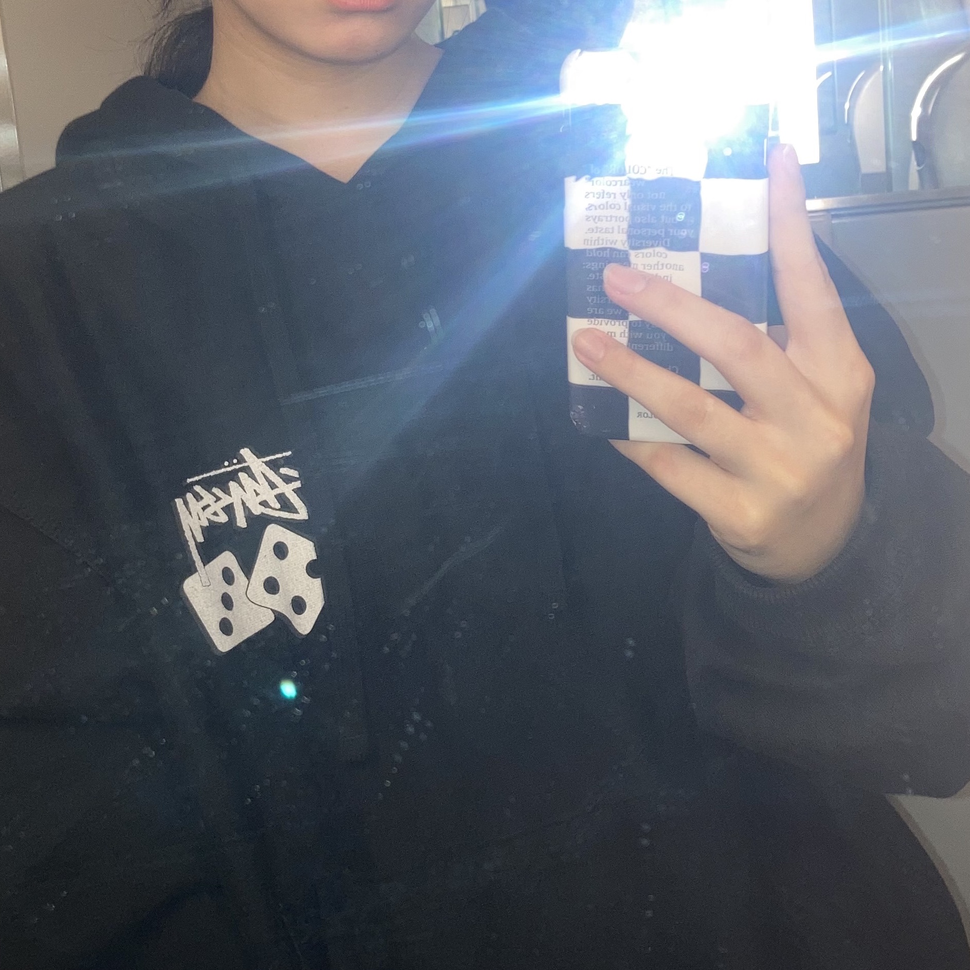 Stussy Dice Pigment Dyed Hoodie Black 착용 스타일 - 2