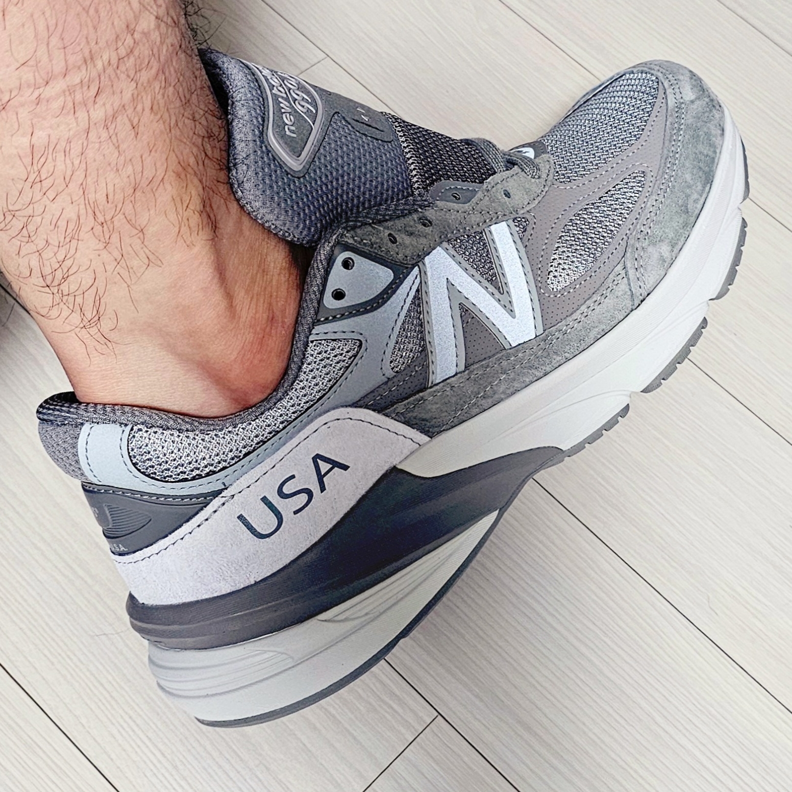 New Balance x WTAPS 990v6 Made in USA Moon Mist Mirage Gray 착용 스타일