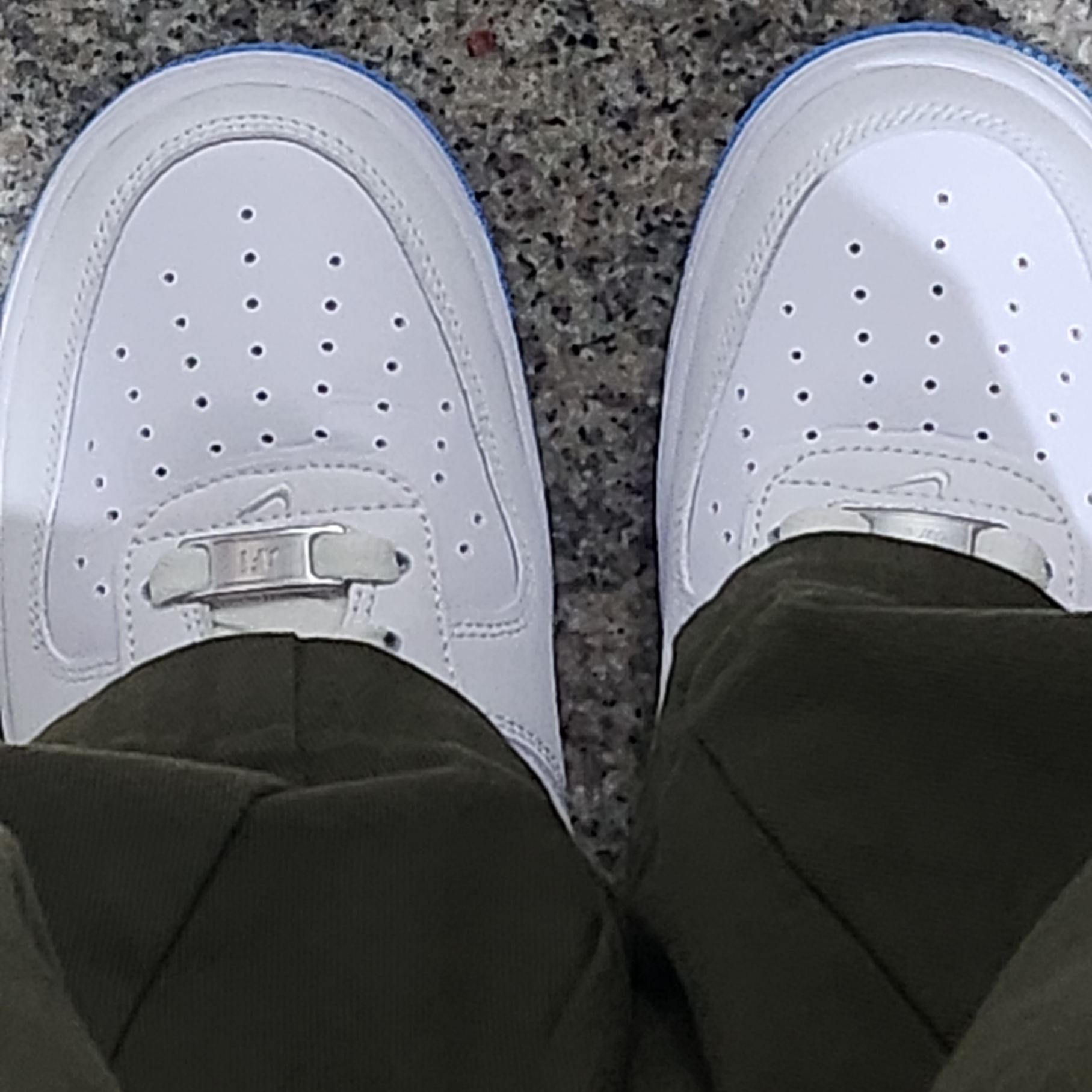 Nike Air Force 1 '07 White University Blue 착용 스타일