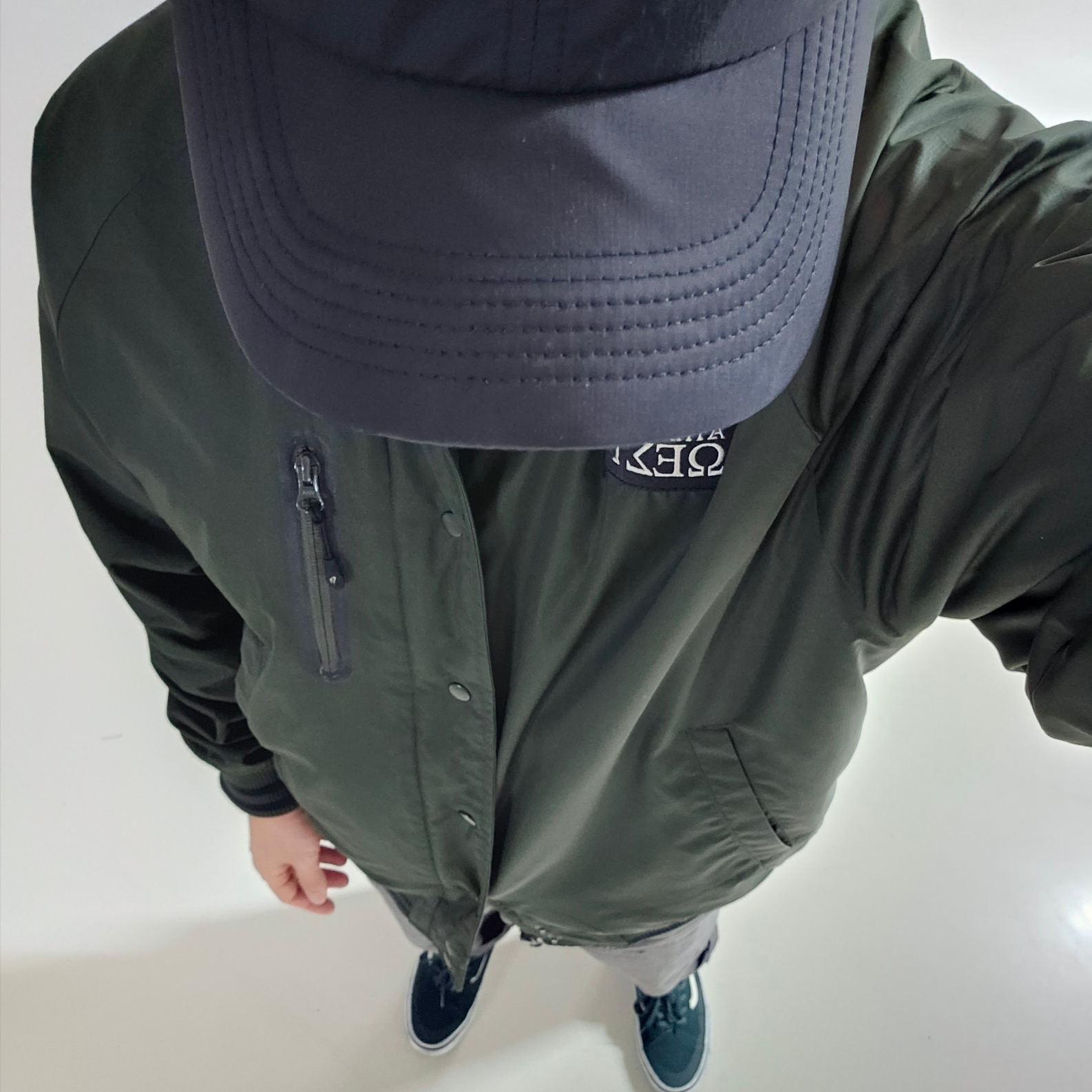 Nike ACG Trail Cap Black, Omega Seamaster Planet Ocean 600M Co Axial Master Chronometer Steel Black 착용 스타일 - 3