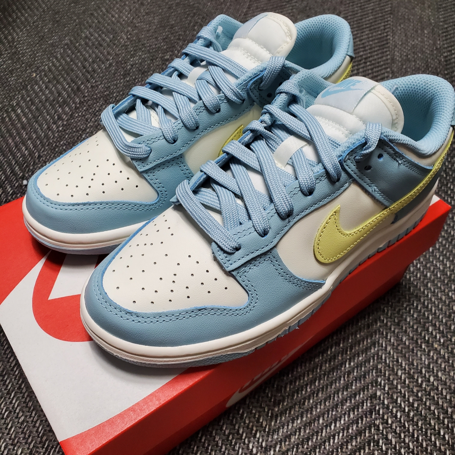 (W) Nike Dunk Low Sail Citron Tint 착용 스타일