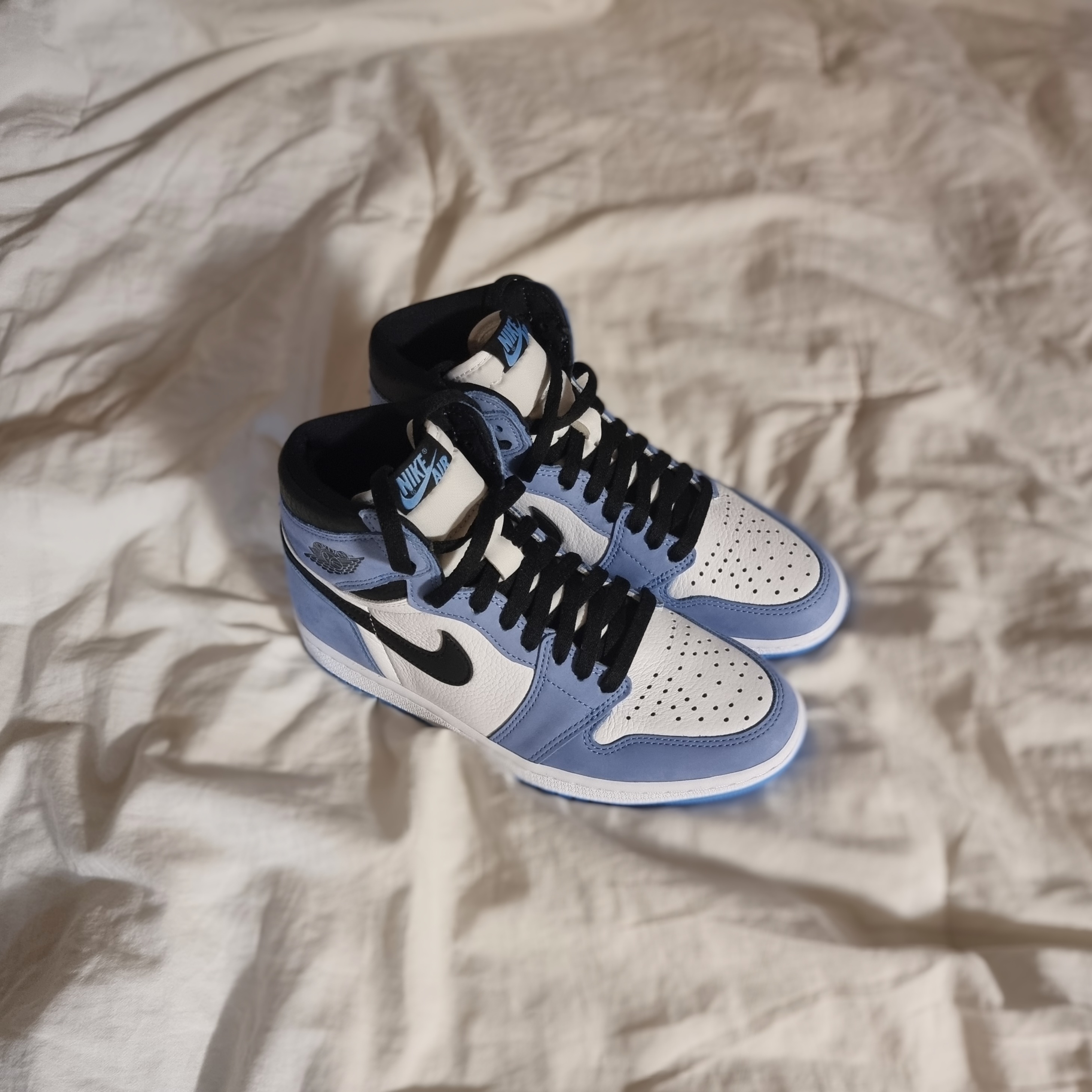 Jordan 1 Retro High OG University Blue 착용 스타일