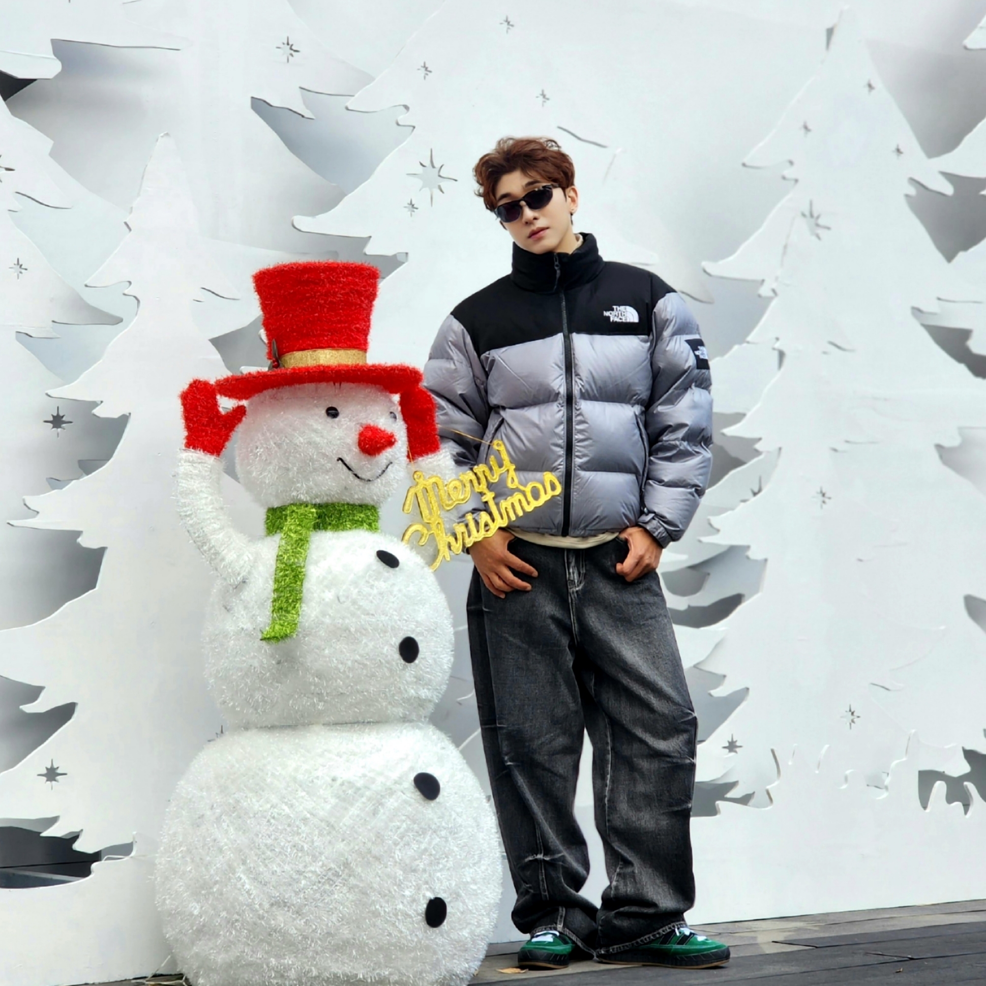 Adidas x YNuK Adimatic Dark Green Core Black, The North Face White Label Novelty Nuptse Down Jacket Heather Gray 착용 스타일 - 3
