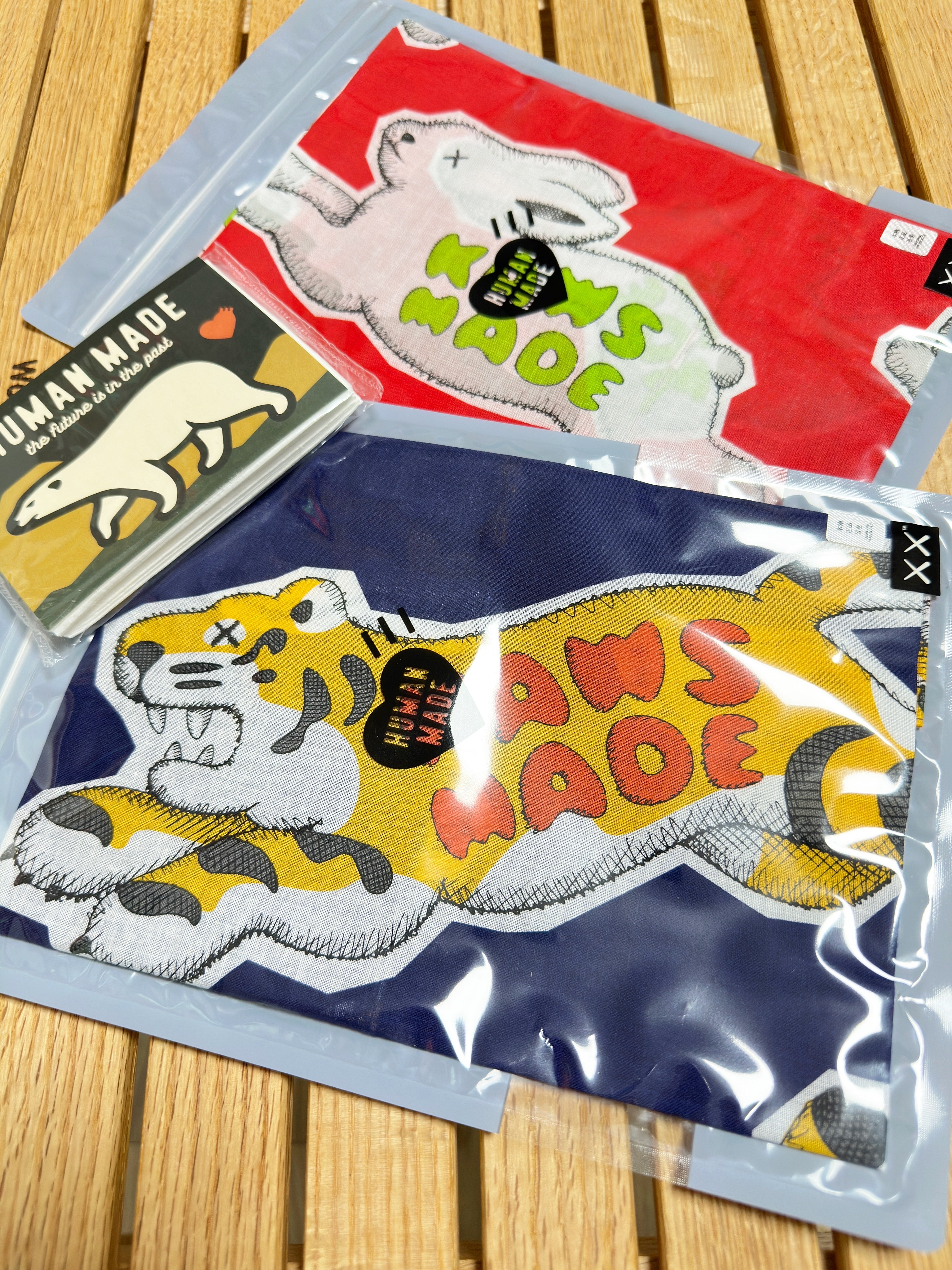 Human Made x Kaws Animal Patterned Bandana Navy, Human Made x Kaws Animal Patterned Bandana Red 착용 스타일