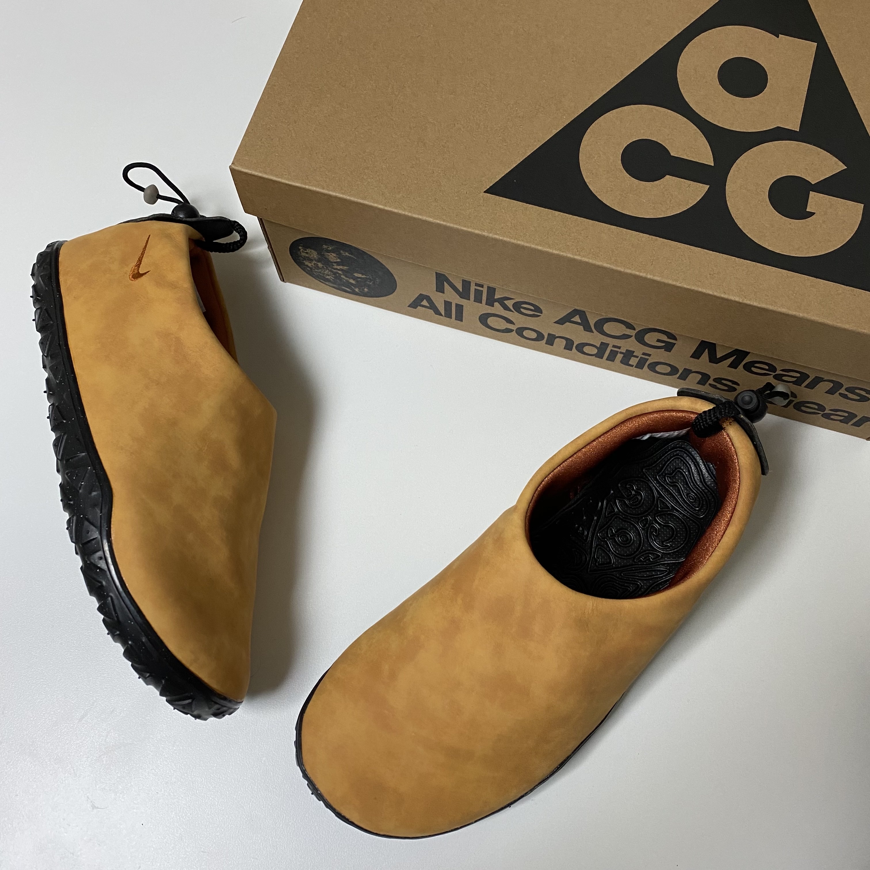 Nike ACG Moc PRM Russet 착용 스타일 - 1