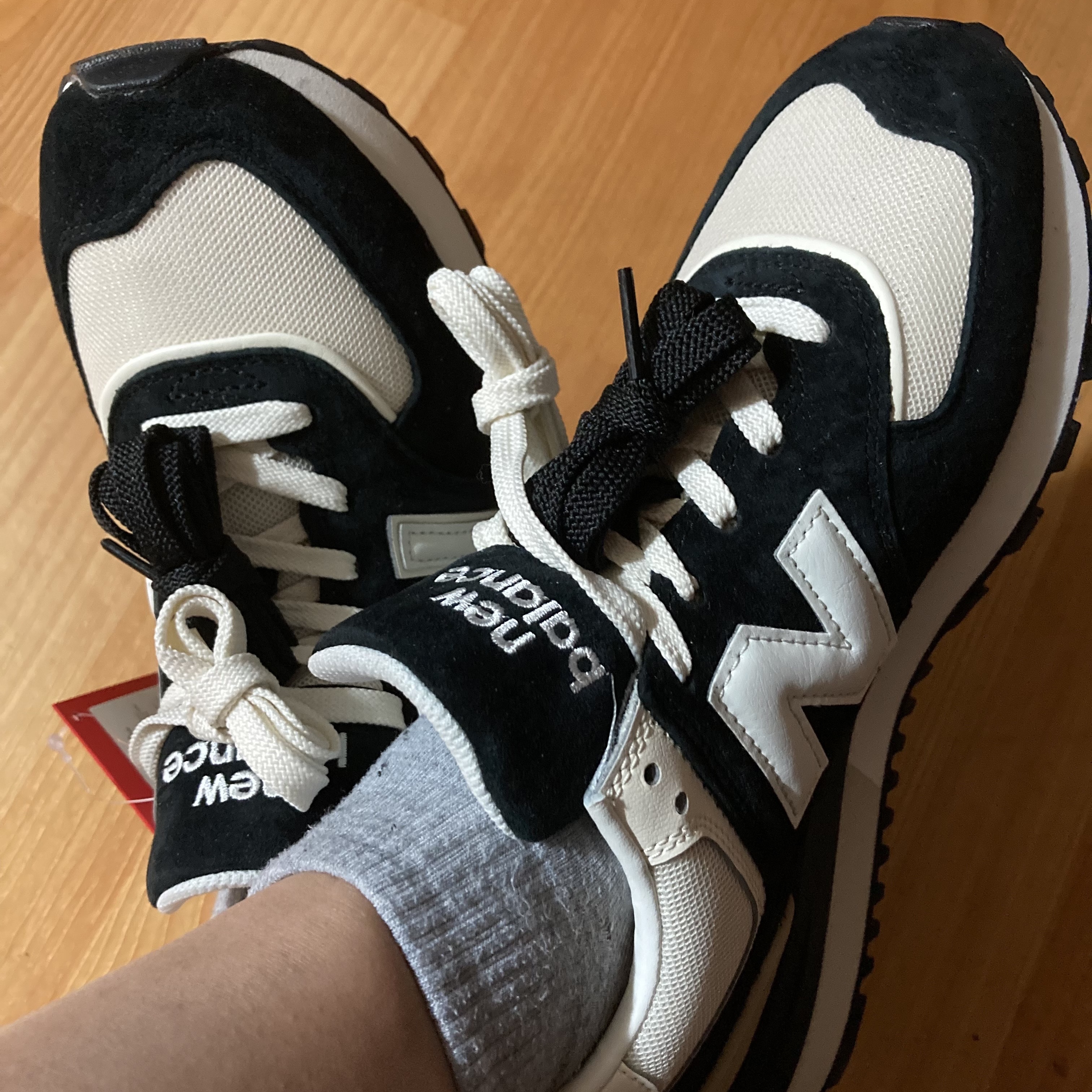 New Balance 574 Legacy Black Angora 착용 스타일