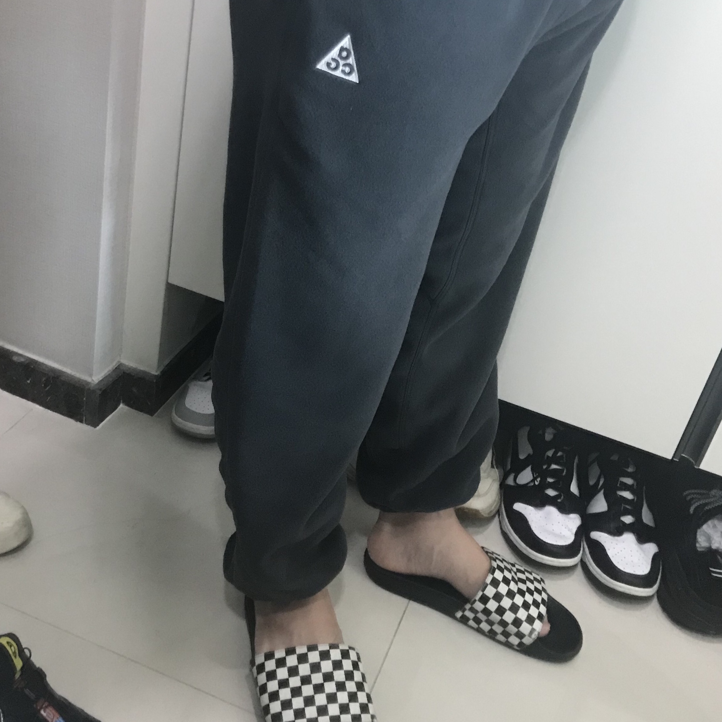 Nike ACG Polartec Wolf Tree Pants Anthracite Black - Asia 착용 스타일