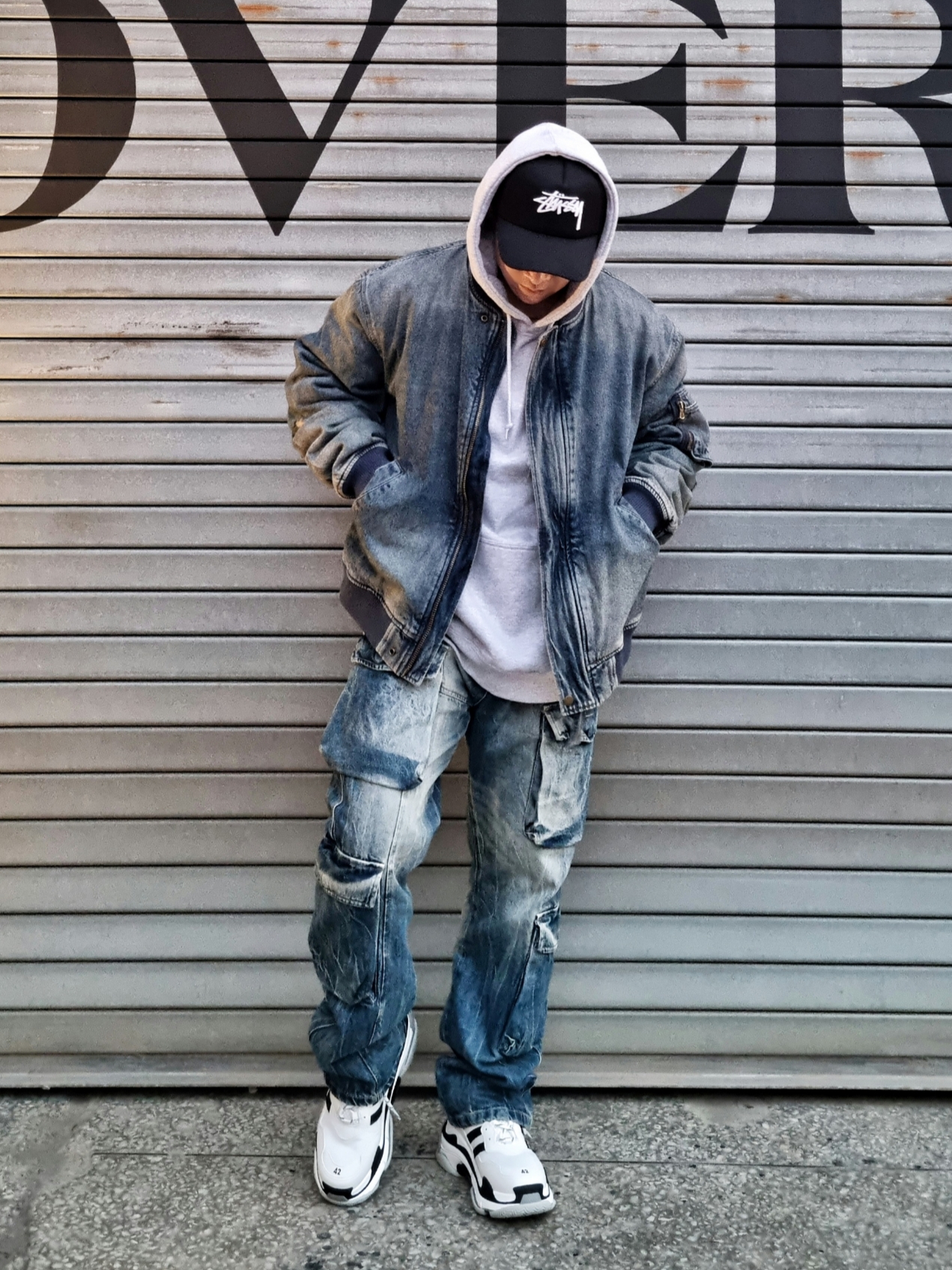 Stussy Corduroy Trucker Cap Black, Balenciaga x Adidas Triple S Sneakers White Black 착용 스타일 - 1