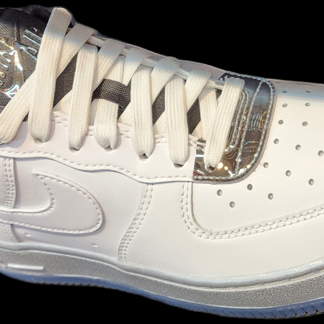 (W) Nike Air Force 1 '07 SE White Metallic Silver 착용 스타일