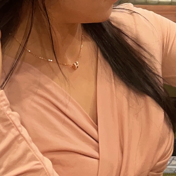 (W) Hermes Mini Pop H Pendant Rose Gold & Blanc 착용 스타일