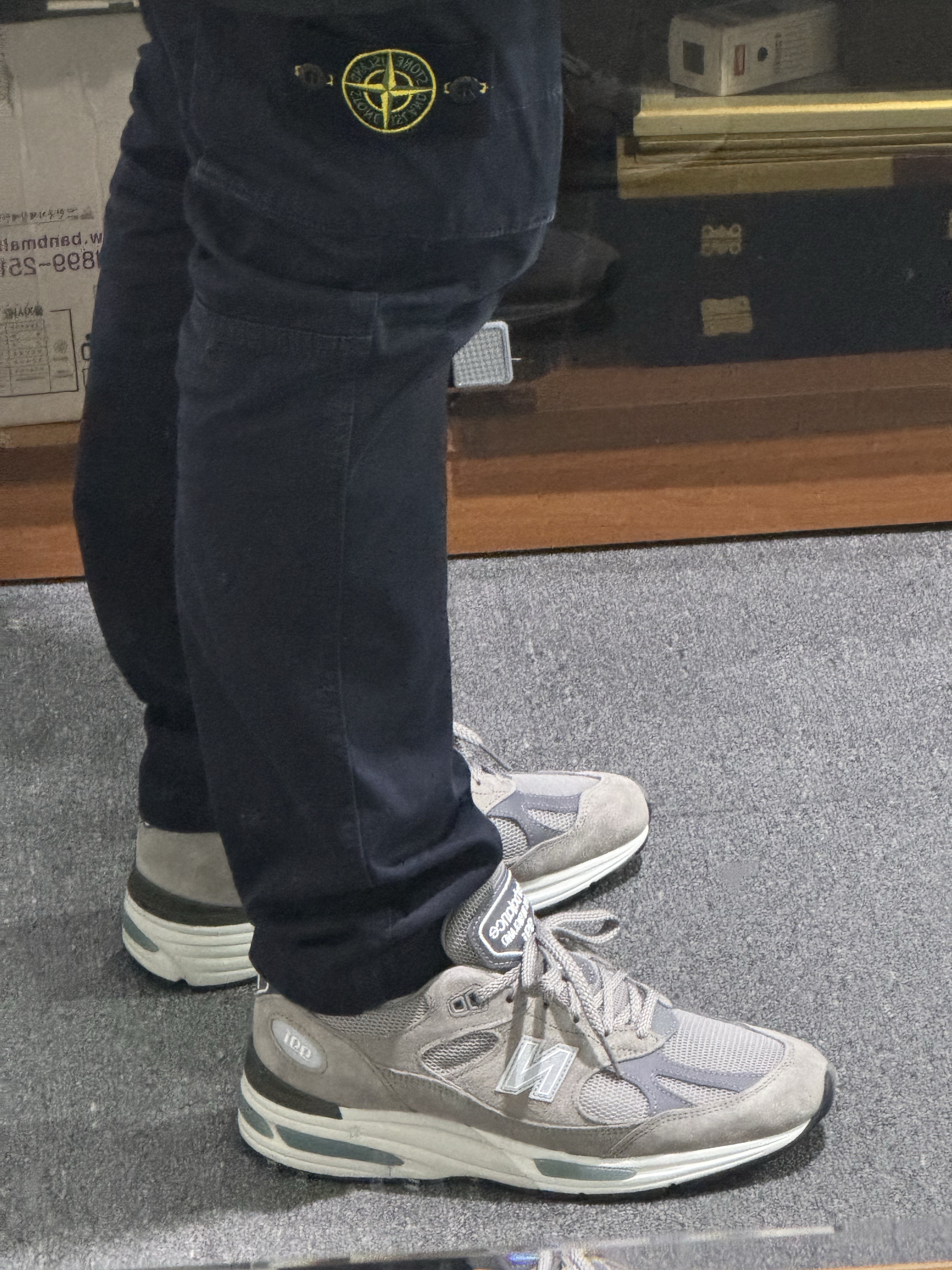 New Balance 991v2 Made in UK Rock Ridge Alloy Silver 착용 스타일 - 2