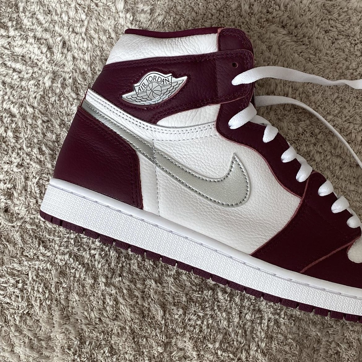 (GS) Jordan 1 Retro High OG Bordeaux 착용 스타일