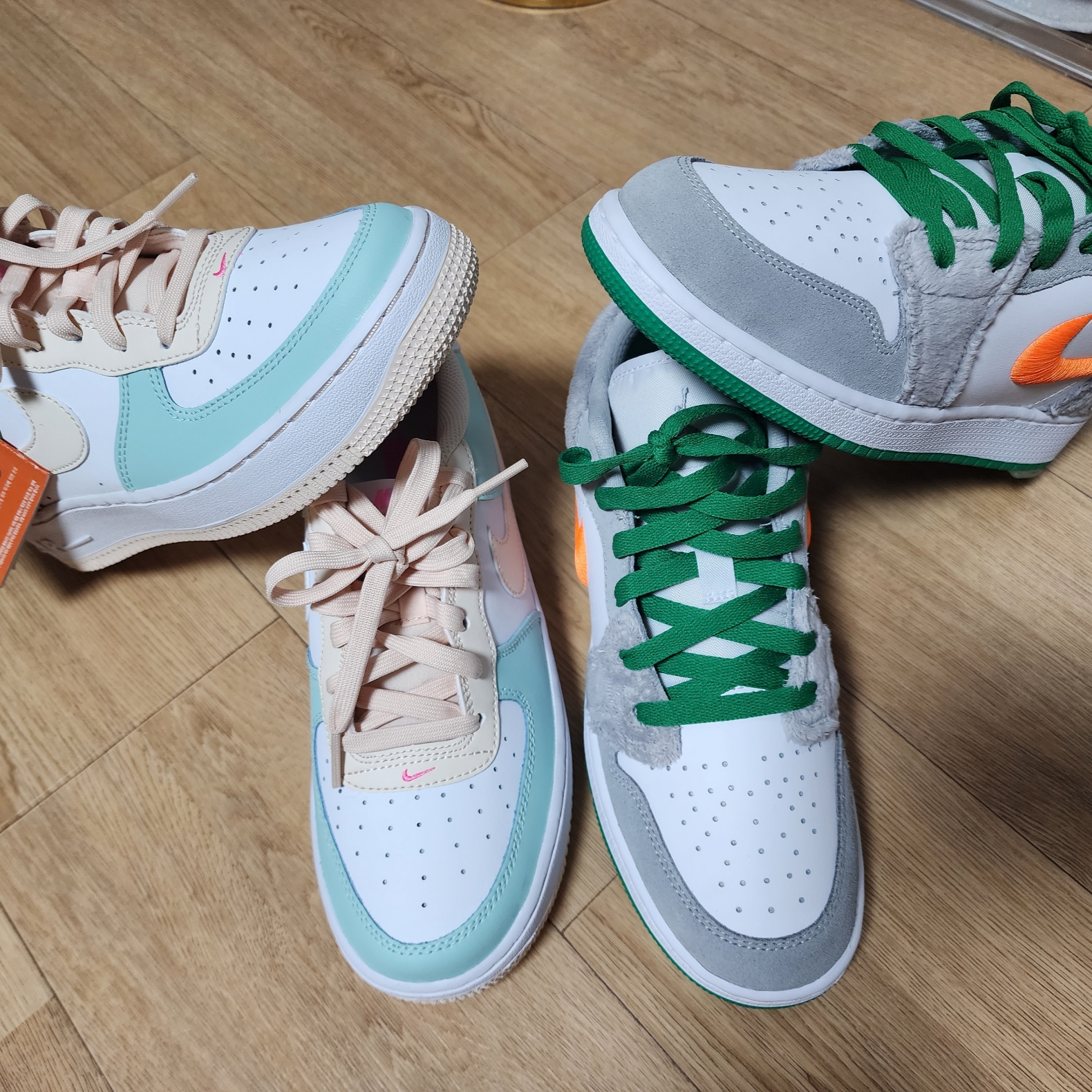 (GS) Jordan 1 Low SE Rabbit, (GS) Nike Air Force 1 Jade Ice White 착용 스타일 - 3