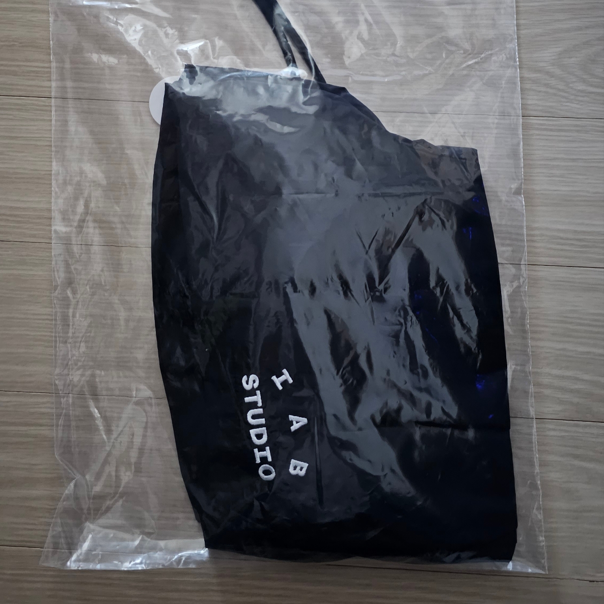 IAB Studio Woven Shorts Black - 23FW 착용 스타일