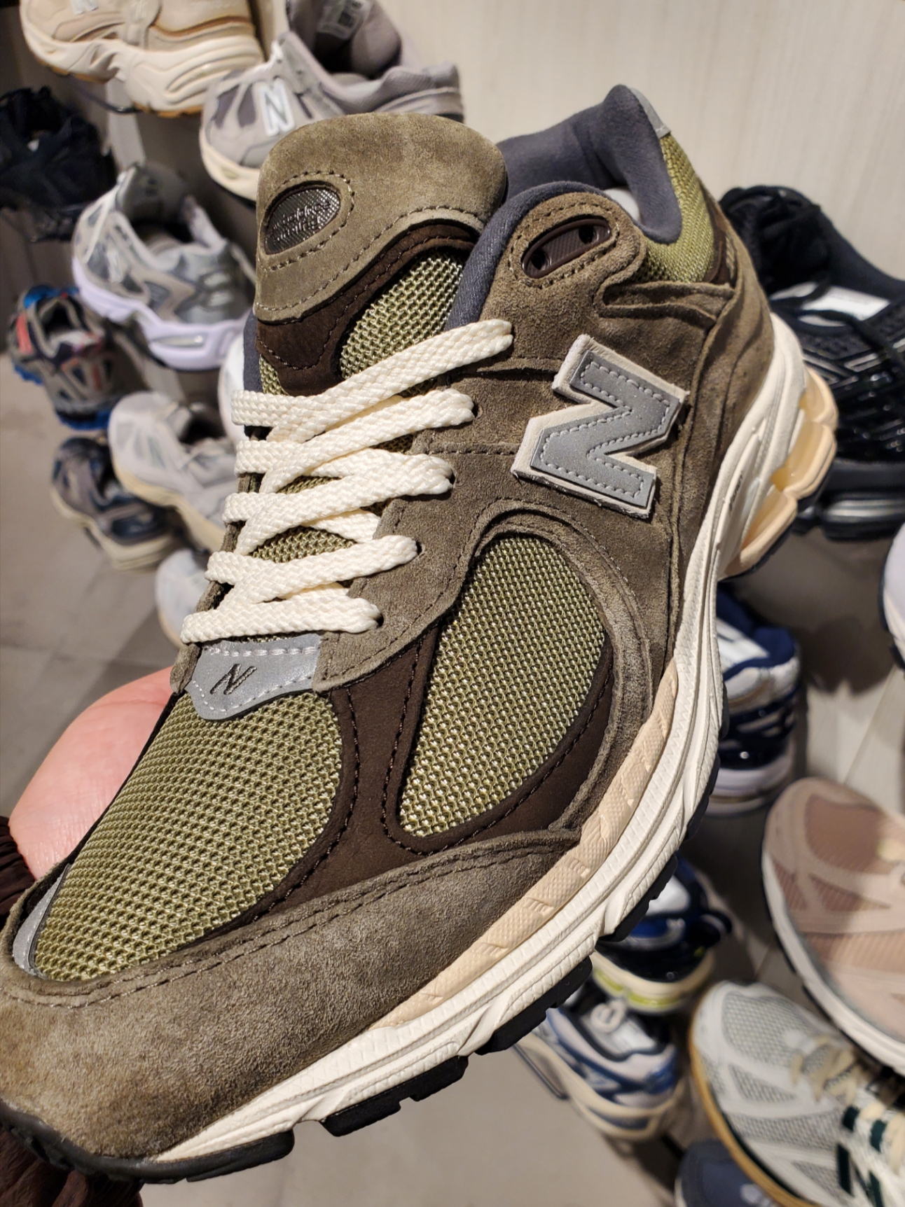 (W) Nike x Olivia Kim Air Force 1 Low No Cover, New Balance 878 Gray 착용 스타일 - 6