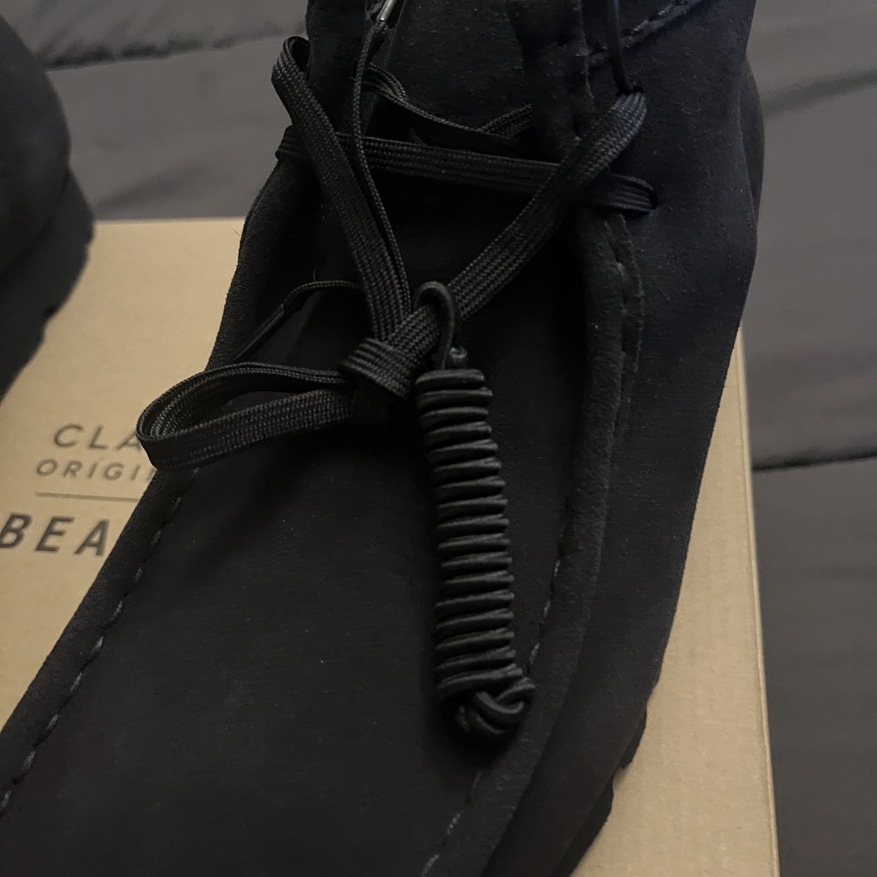 Clarks x Beams Wallabee Boots GTX Navy Suede 착용 스타일 - 1