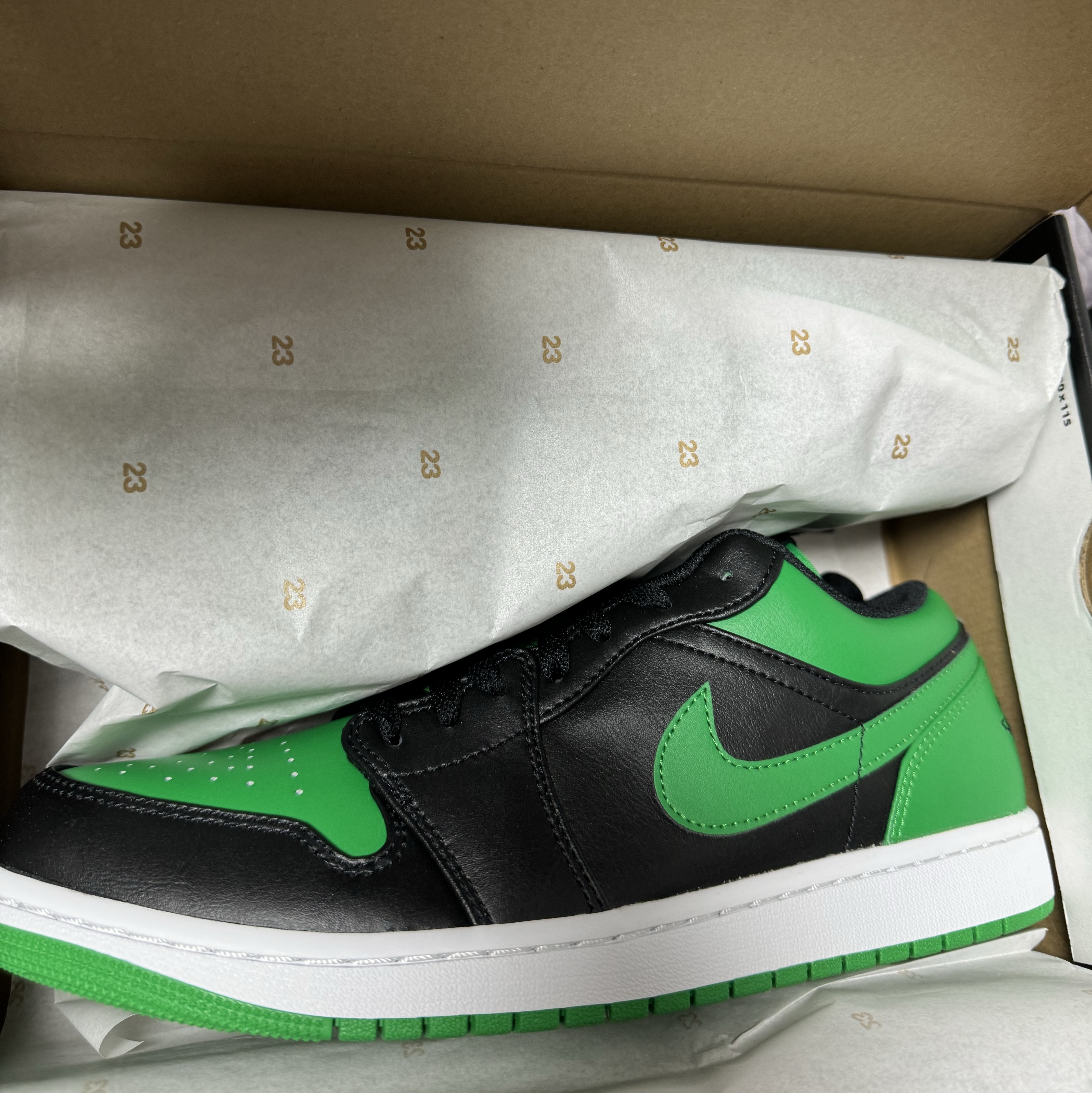 Jordan 1 Low Lucky Green 착용 스타일