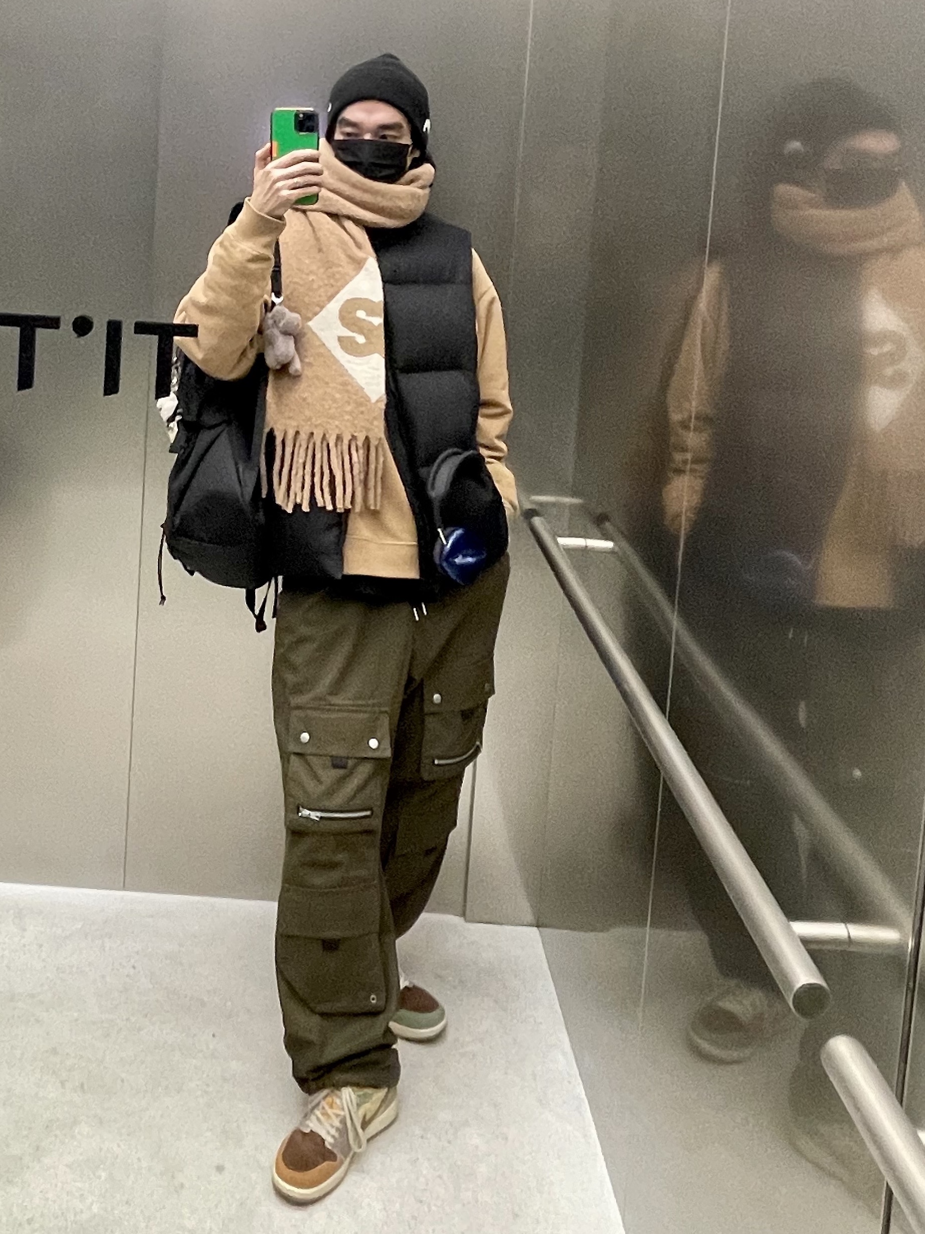 Supreme Backpack Black - 23FW, Ader Error Standic AirPods Max Case Z-Blue 착용 스타일 - 10