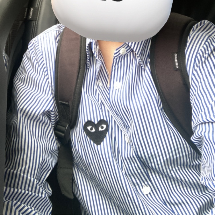 Play Comme des Garcons Striped Black Heart Shirt Blue 착용 스타일 - 1