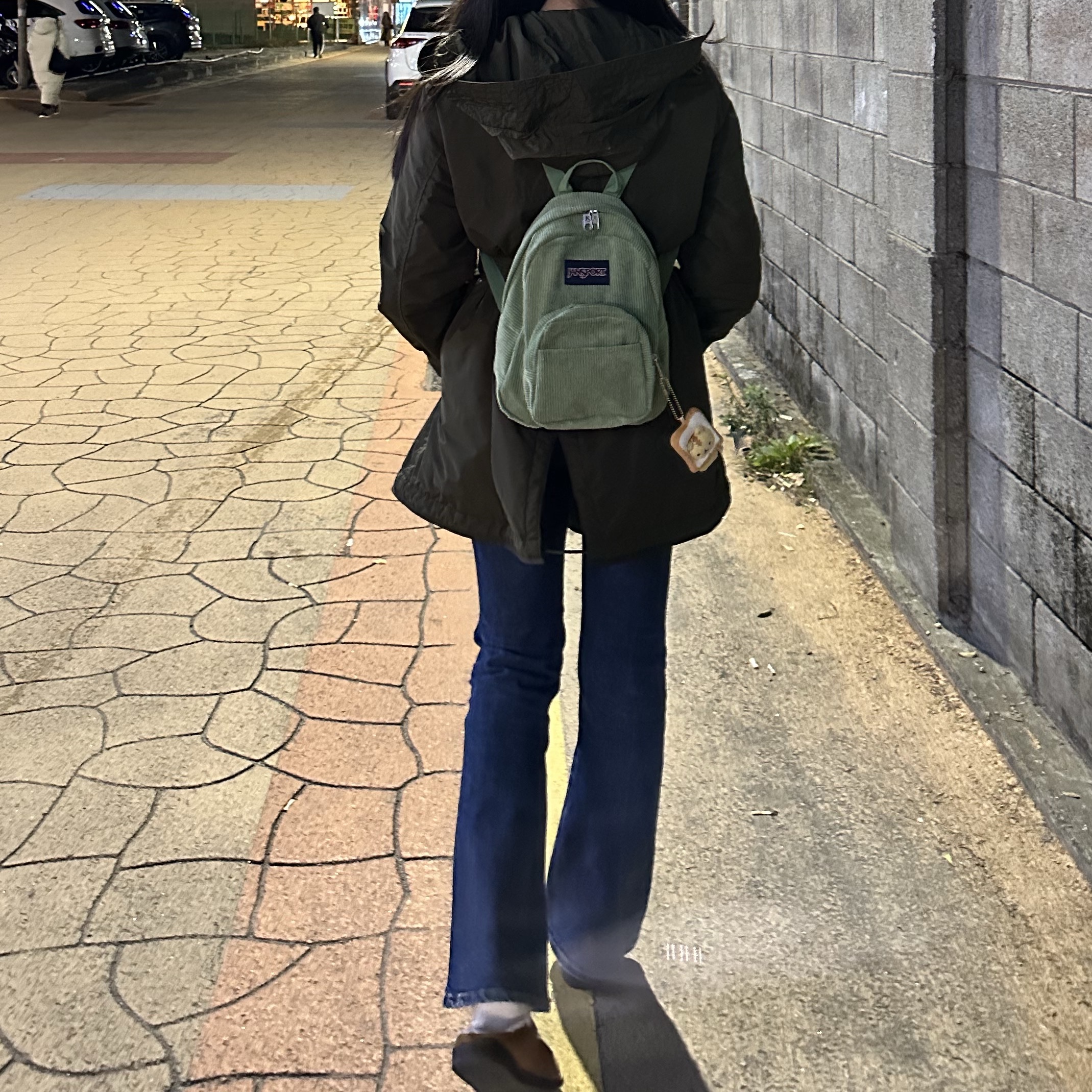 Jansport Half Pint FX Corduroy Backpack Loden Frost 착용 스타일