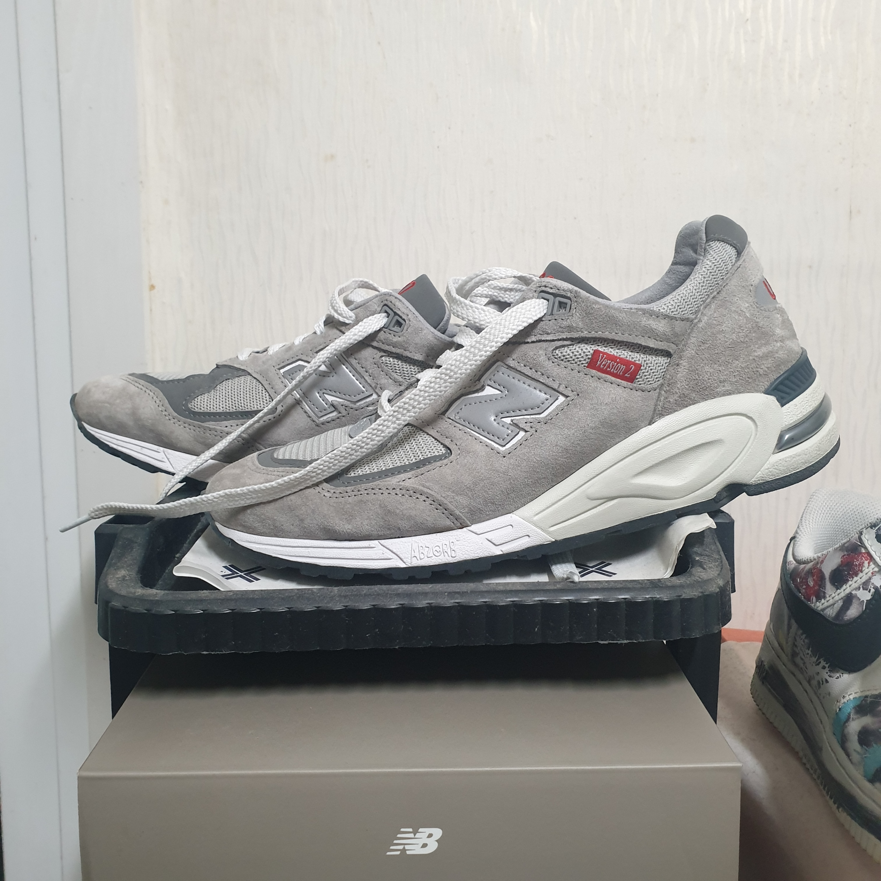 New Balance 990vs2 Made in USA Grey 착용 스타일