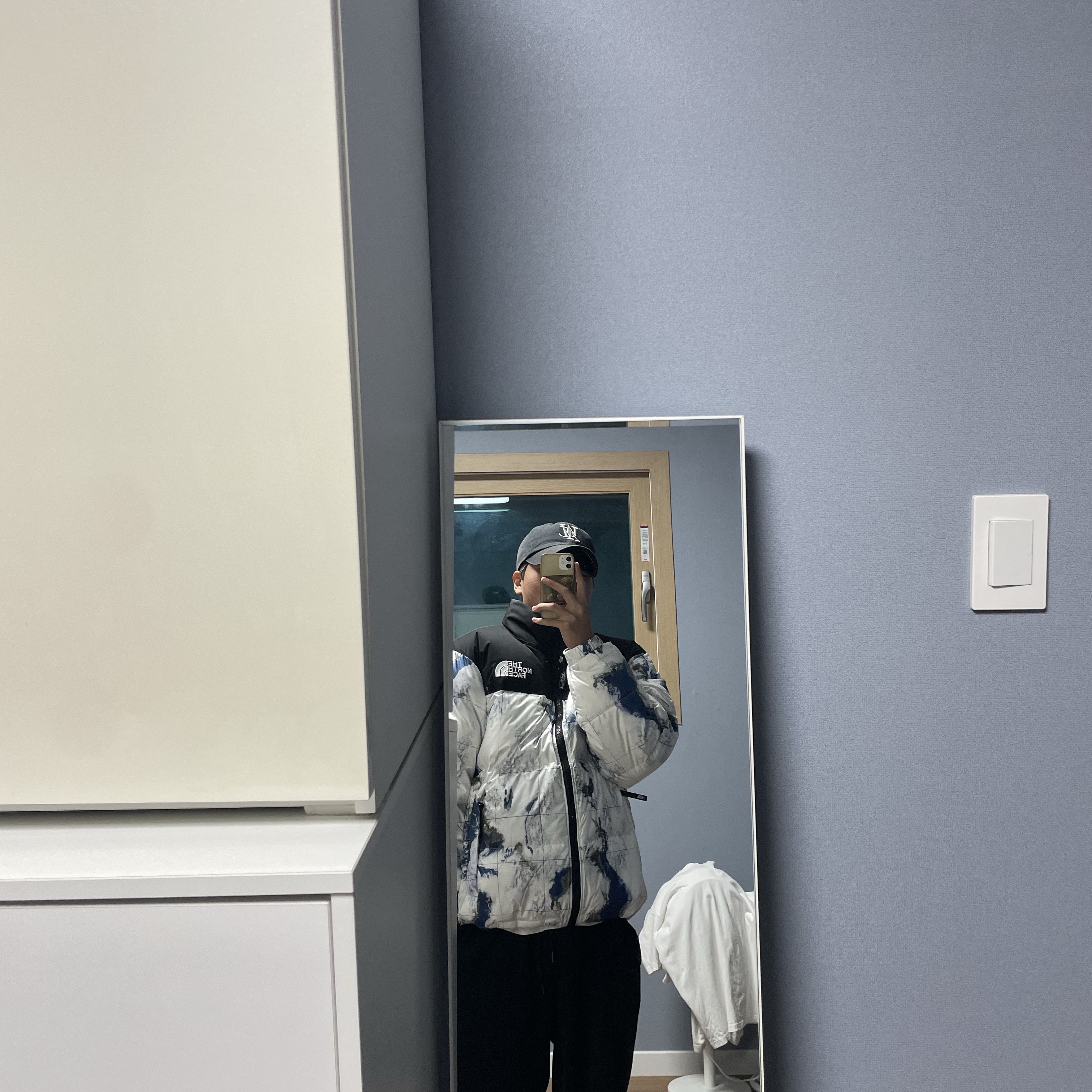 The North Face White Label Novelty Nuptse Down Jacket P White Sand 착용 스타일
