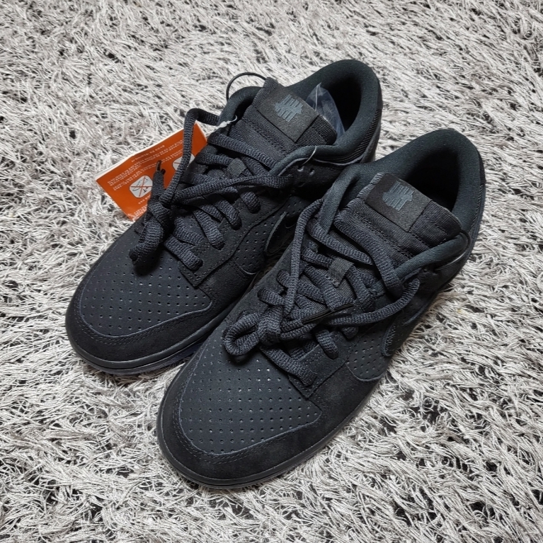 Nike x Undefeated Dunk Low SP 5 On It Black 착용 스타일