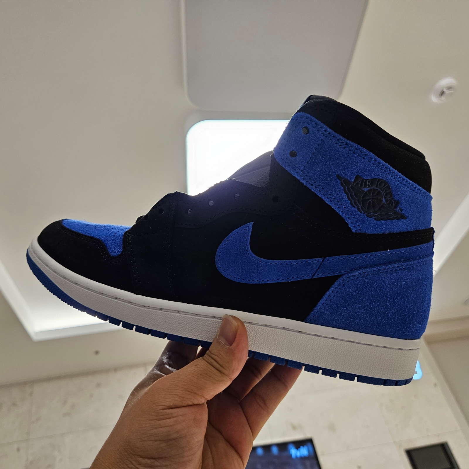 Jordan 1 Retro High OG Royal Reimagined 착용 스타일