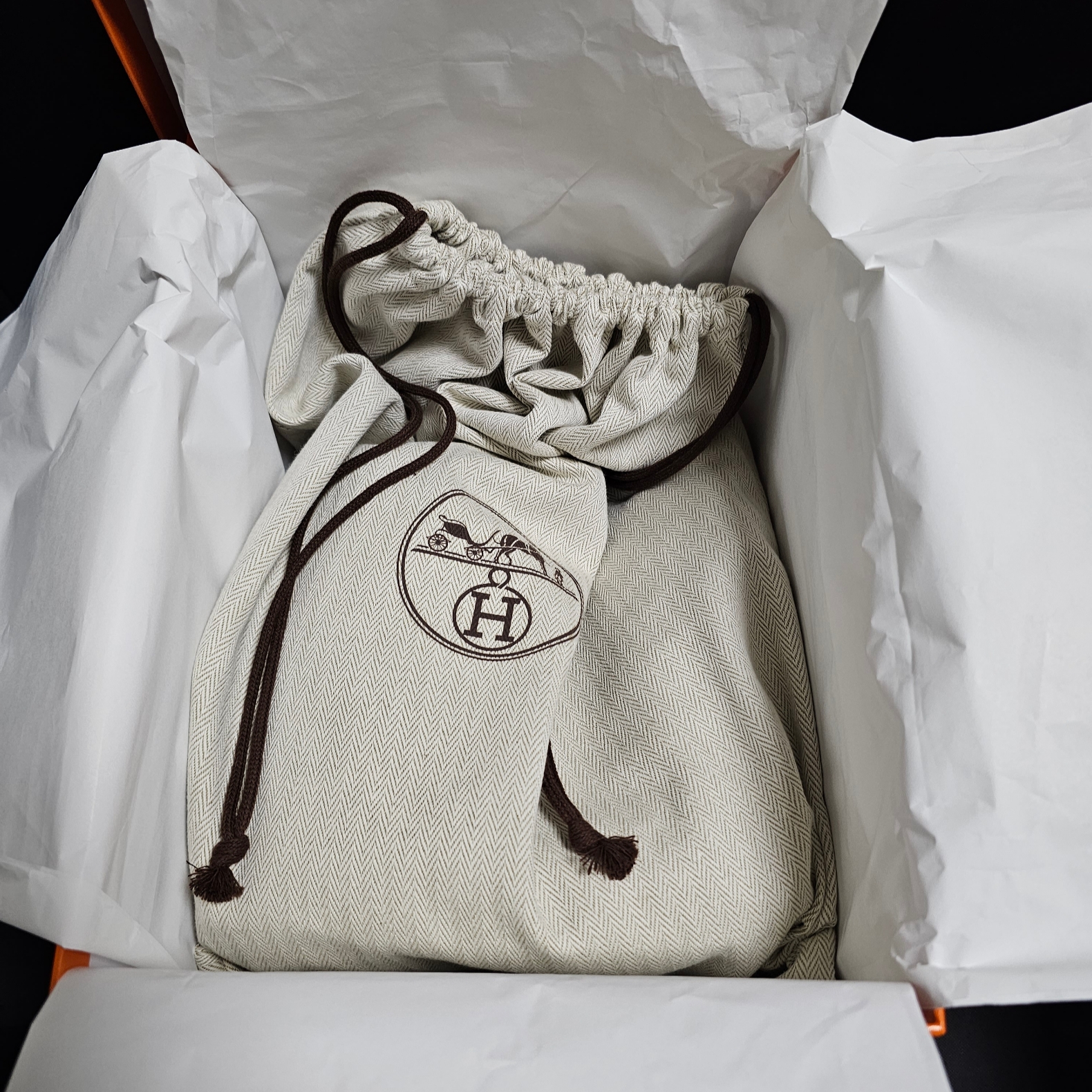 Hermes Picotin Lock 18 Bag Clemence & Palladium Gold 착용 스타일 - 4